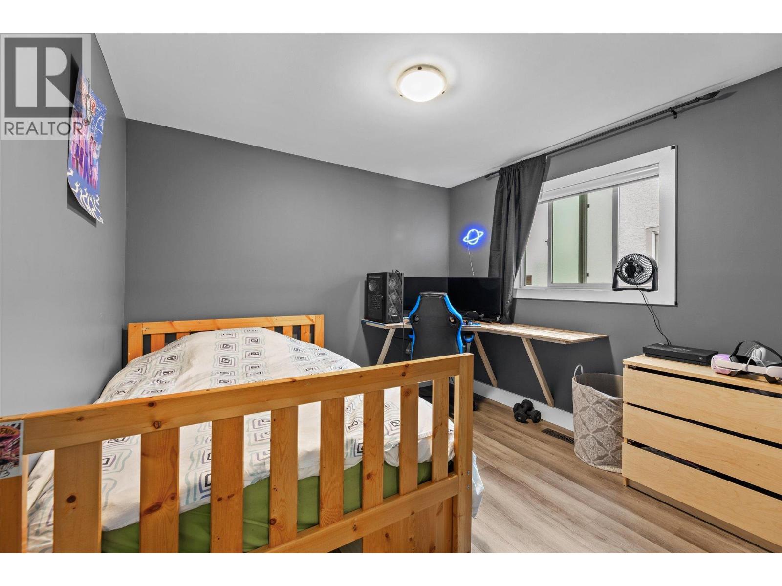 Picture for 3430 Silverberry  Road https://www.cirrealty.ca/reb/bc/3/10366323_21.jpg