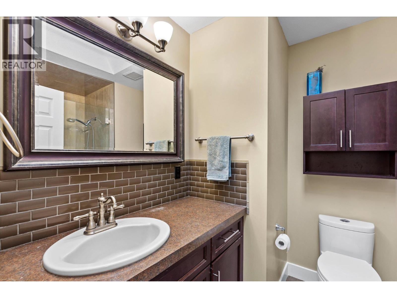 Picture for 3430 Silverberry  Road https://www.cirrealty.ca/reb/bc/3/10366323_23.jpg