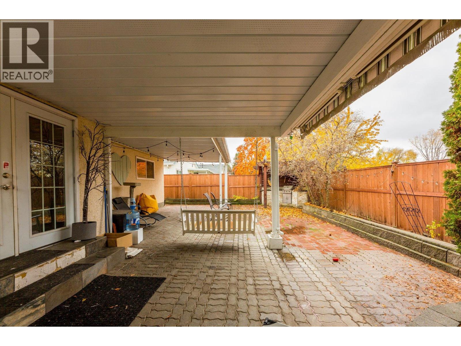 Picture for 3430 Silverberry  Road https://www.cirrealty.ca/reb/bc/3/10366323_24.jpg