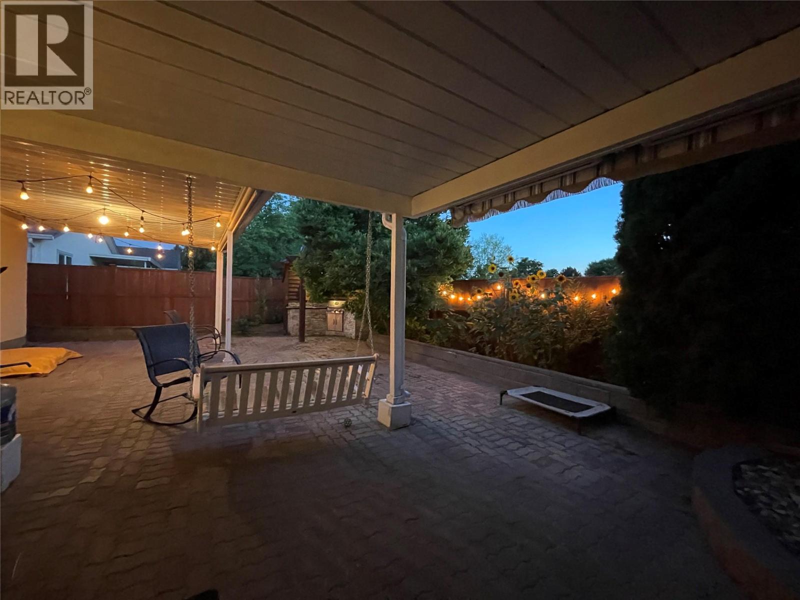 Picture for 3430 Silverberry  Road https://www.cirrealty.ca/reb/bc/3/10366323_36.jpg