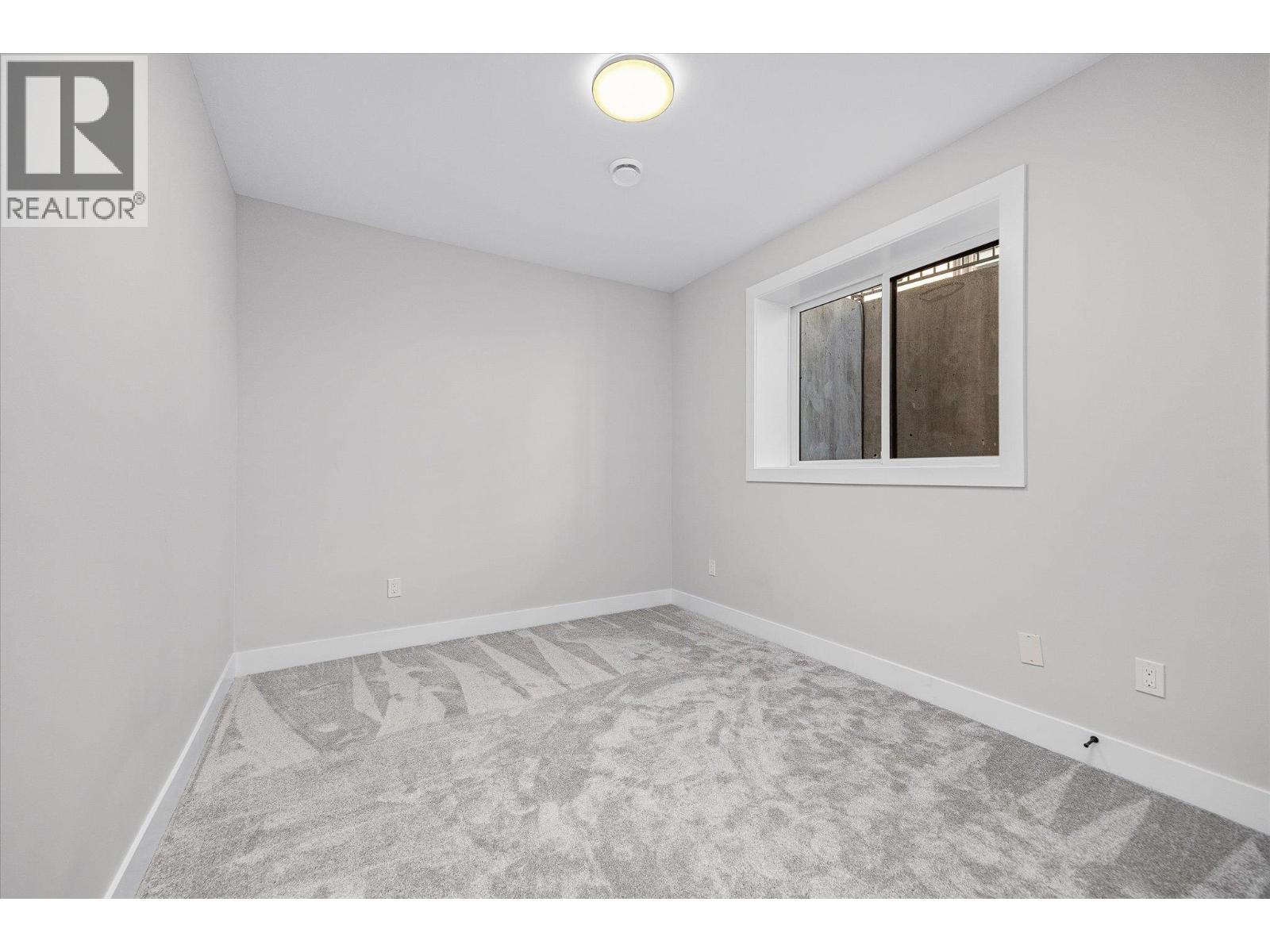 Picture for 1675 HARBOUR VIEW  Crescent https://www.cirrealty.ca/reb/bc/3/10366333_10.jpg