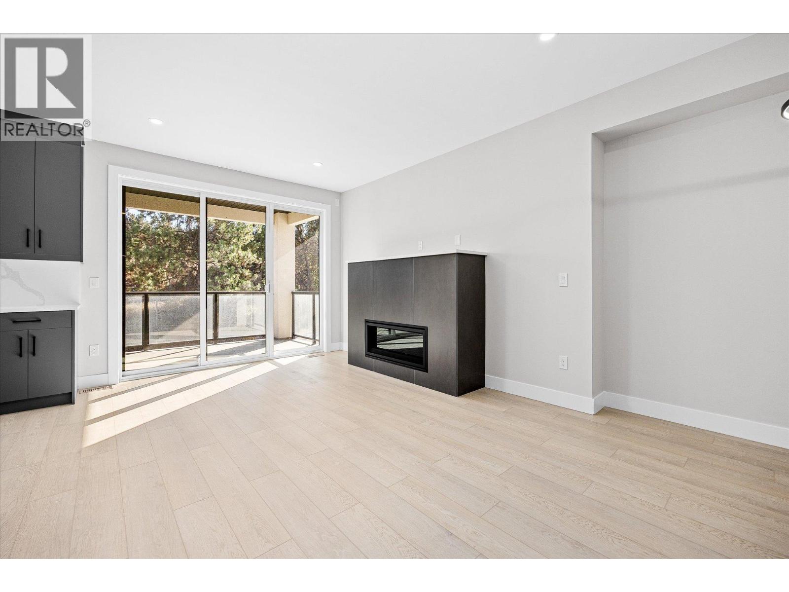 Picture for 1675 HARBOUR VIEW  Crescent https://www.cirrealty.ca/reb/bc/3/10366333_12.jpg