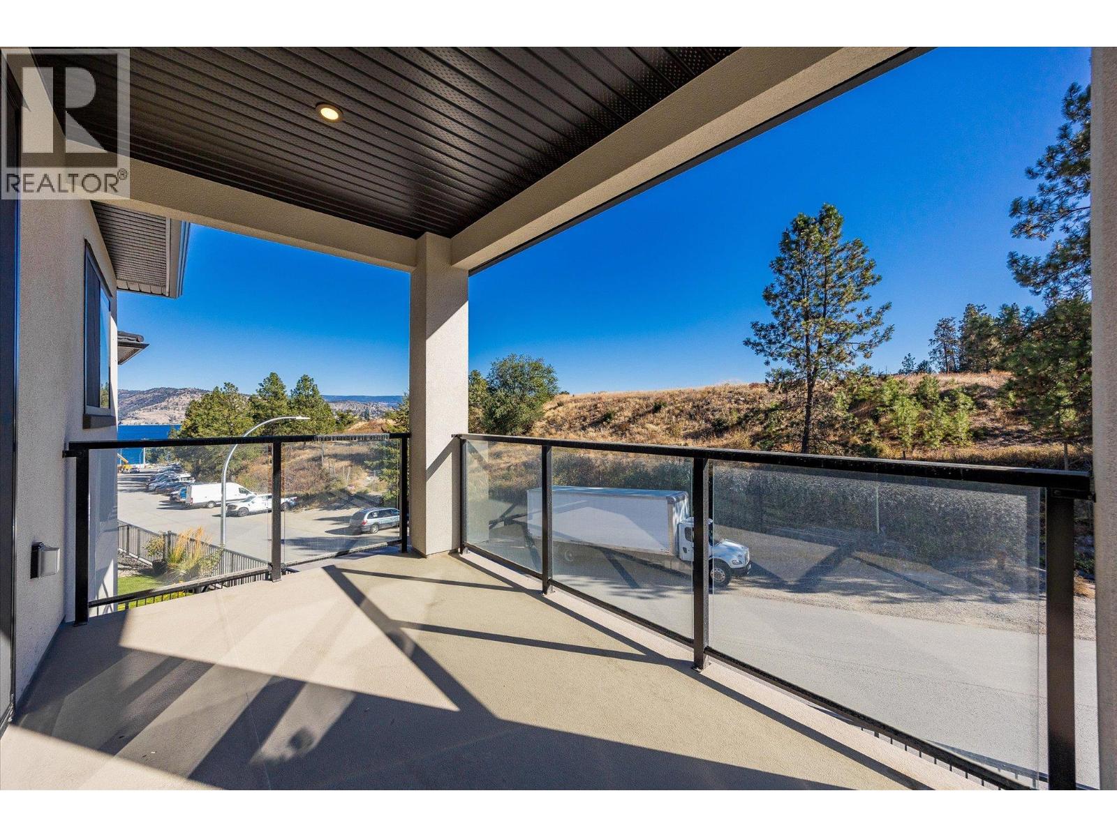 Picture for 1675 HARBOUR VIEW  Crescent https://www.cirrealty.ca/reb/bc/3/10366333_16.jpg