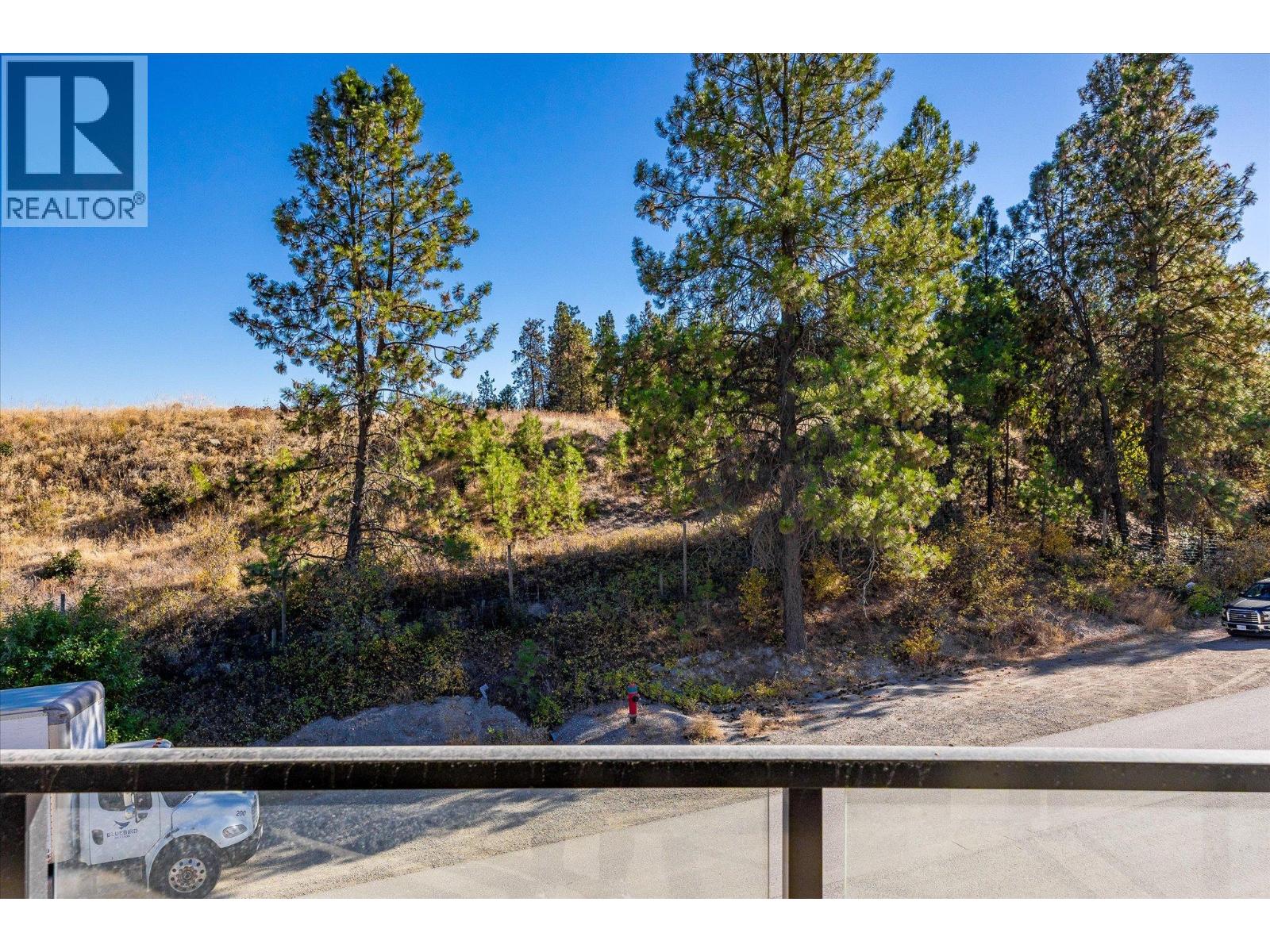 Picture for 1675 HARBOUR VIEW  Crescent https://www.cirrealty.ca/reb/bc/3/10366333_18.jpg