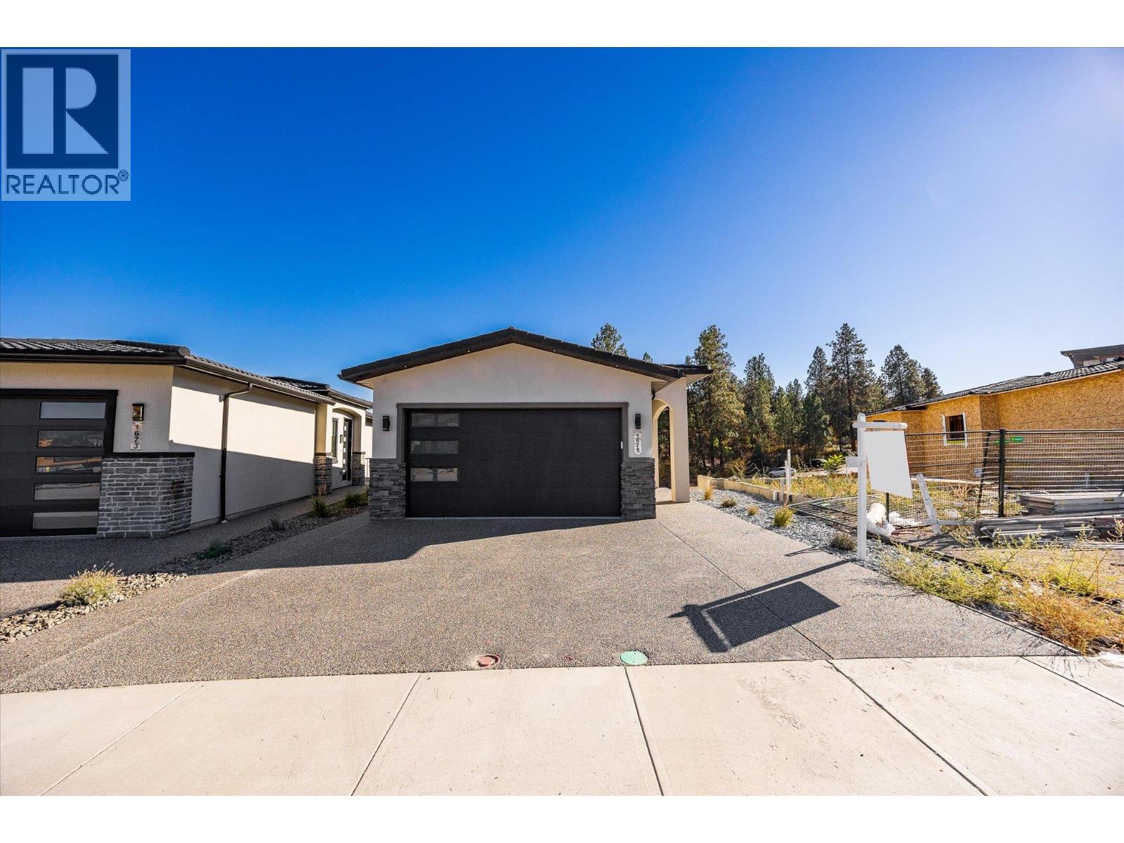Picture for 1675 HARBOUR VIEW  Crescent https://www.cirrealty.ca/reb/bc/3/10366333_2.jpg