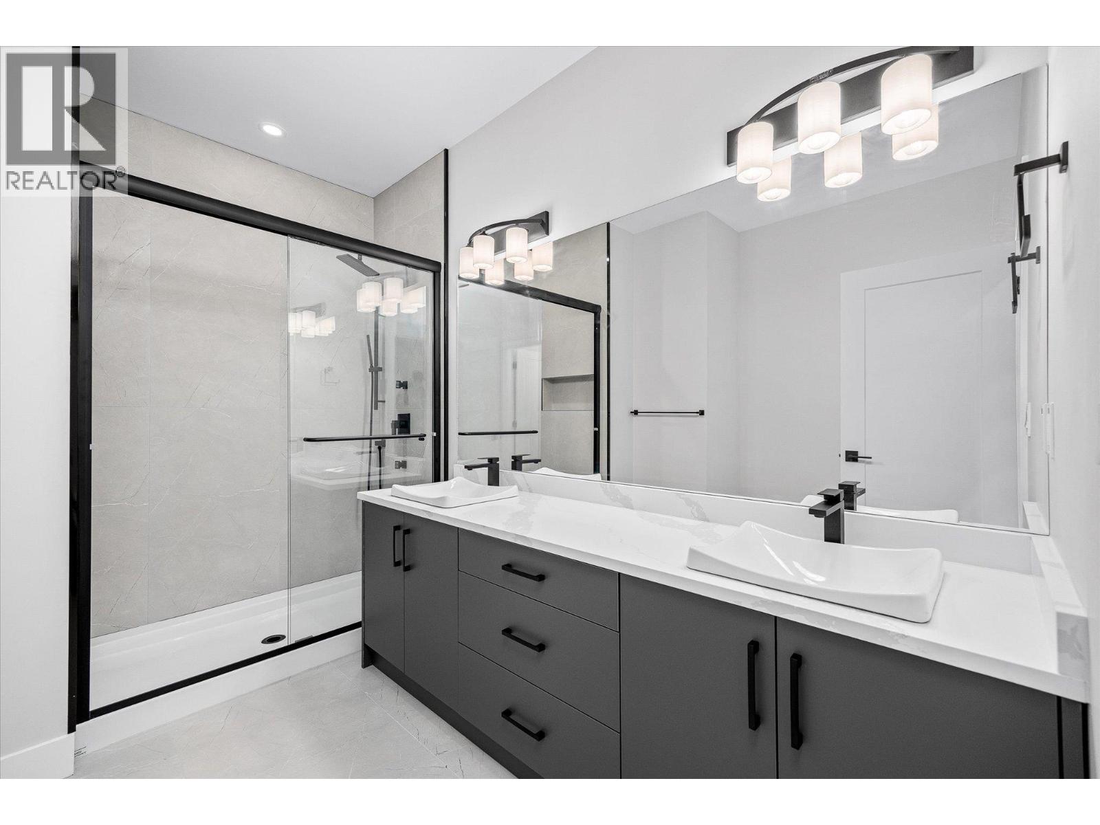 Picture for 1675 HARBOUR VIEW  Crescent https://www.cirrealty.ca/reb/bc/3/10366333_25.jpg