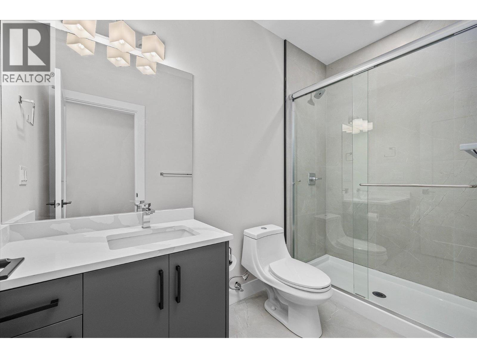 Picture for 1675 HARBOUR VIEW  Crescent https://www.cirrealty.ca/reb/bc/3/10366333_37.jpg