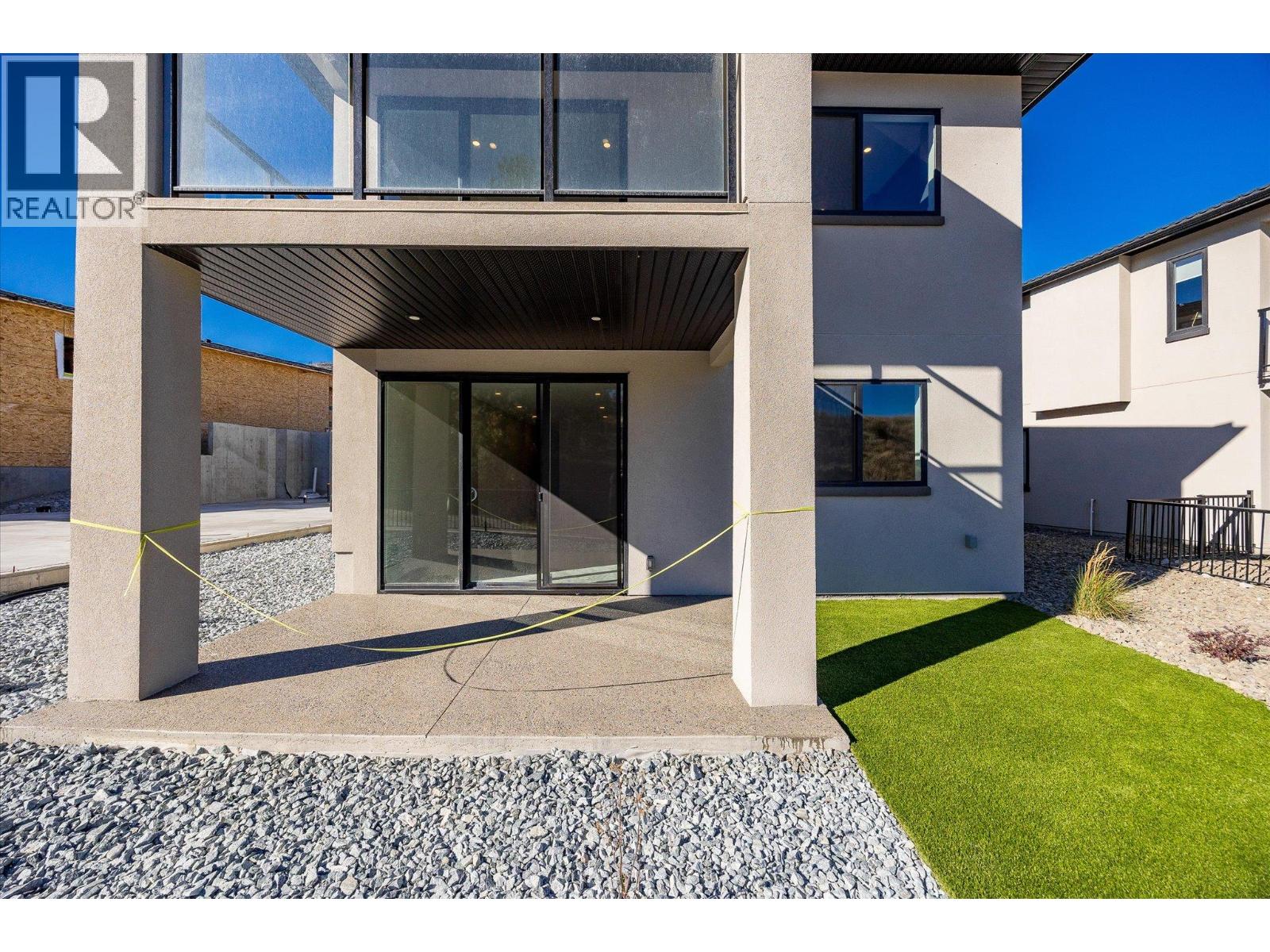 Picture for 1675 HARBOUR VIEW  Crescent https://www.cirrealty.ca/reb/bc/3/10366333_41.jpg