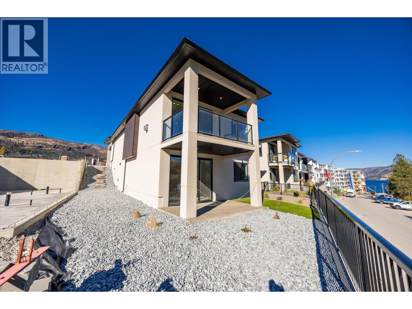 Picture for 1675 HARBOUR VIEW  Crescent https://www.cirrealty.ca/reb/bc/3/10366333_42.jpg