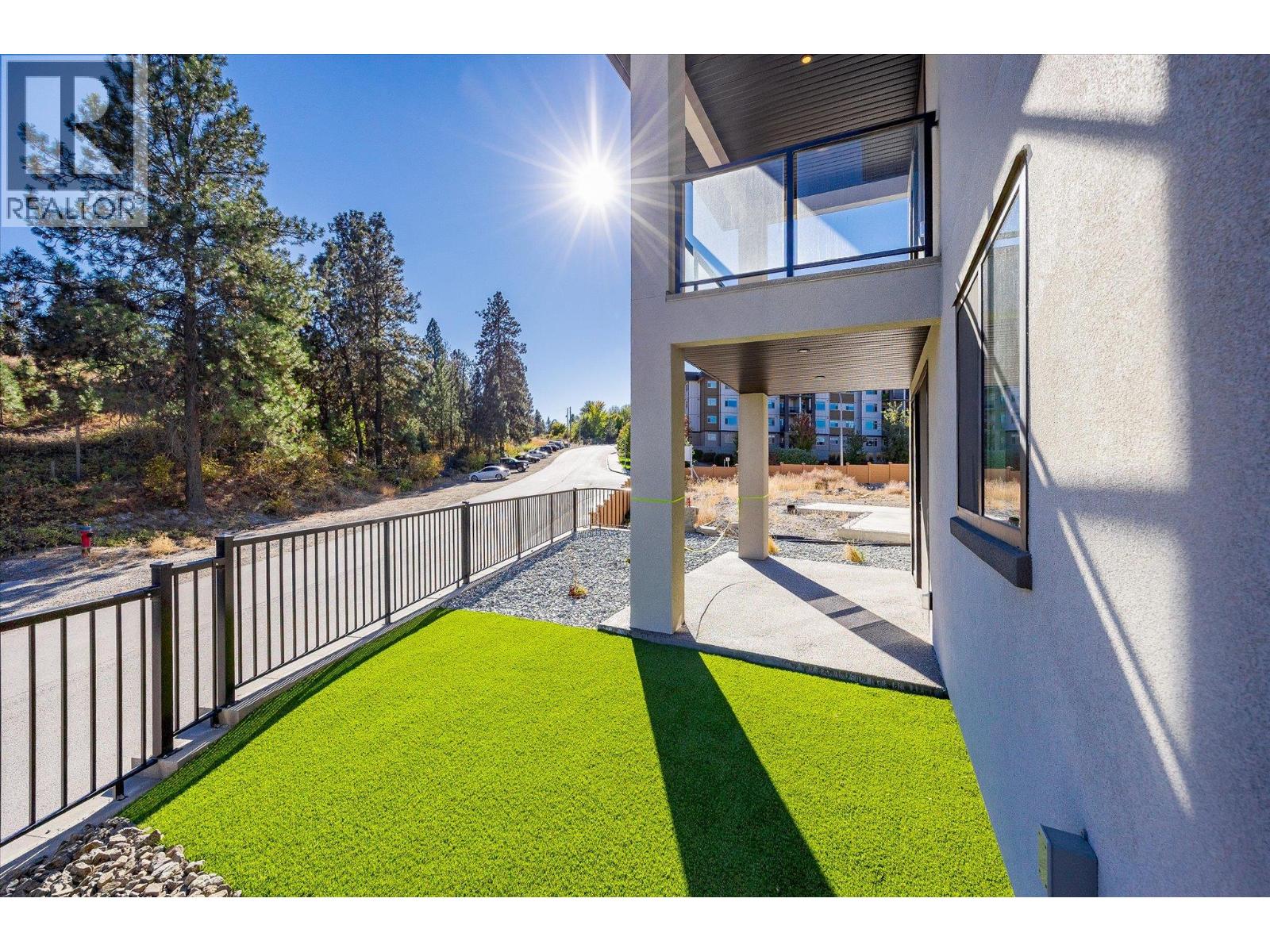 Picture for 1675 HARBOUR VIEW  Crescent https://www.cirrealty.ca/reb/bc/3/10366333_44.jpg