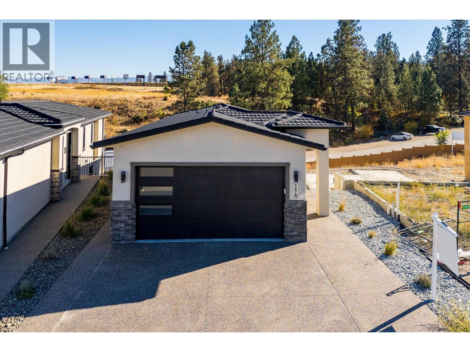 Picture for 1675 HARBOUR VIEW  Crescent https://www.cirrealty.ca/reb/bc/3/10366333_48.jpg