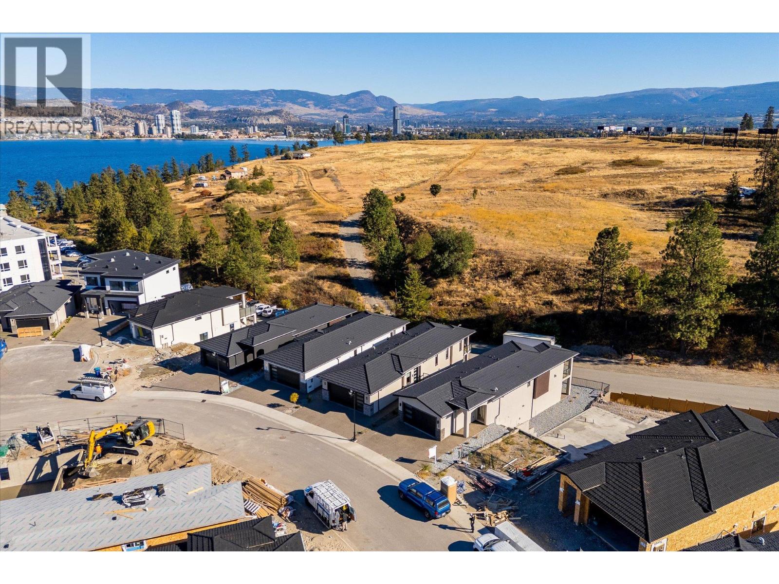 Picture for 1675 HARBOUR VIEW  Crescent https://www.cirrealty.ca/reb/bc/3/10366333_52.jpg