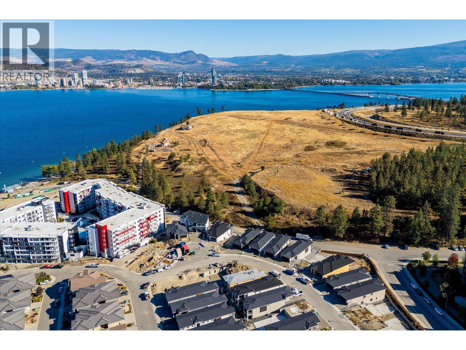Picture for 1675 HARBOUR VIEW  Crescent https://www.cirrealty.ca/reb/bc/3/10366333_66.jpg