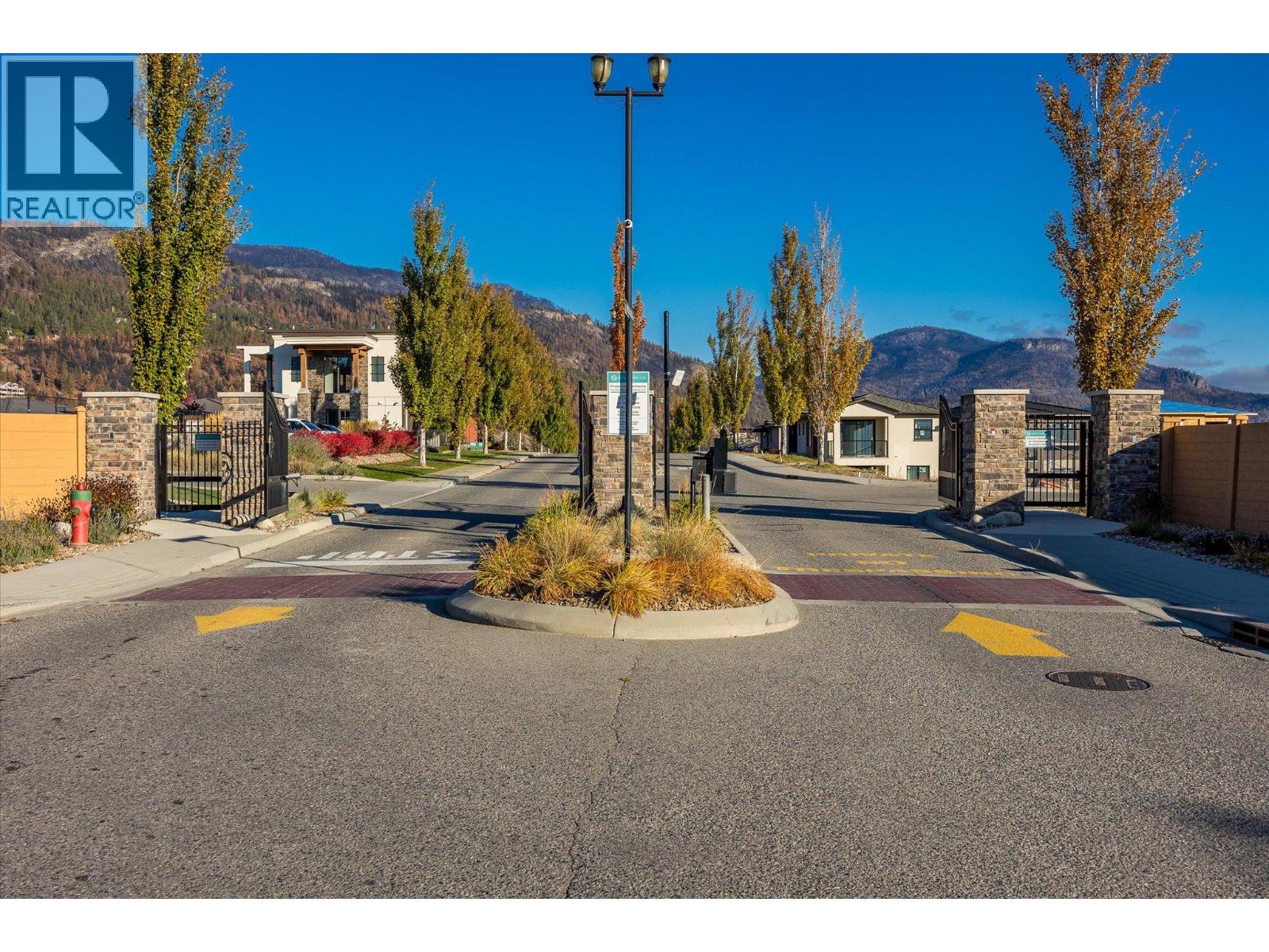 Picture for 1675 HARBOUR VIEW  Crescent https://www.cirrealty.ca/reb/bc/3/10366333_71.jpg