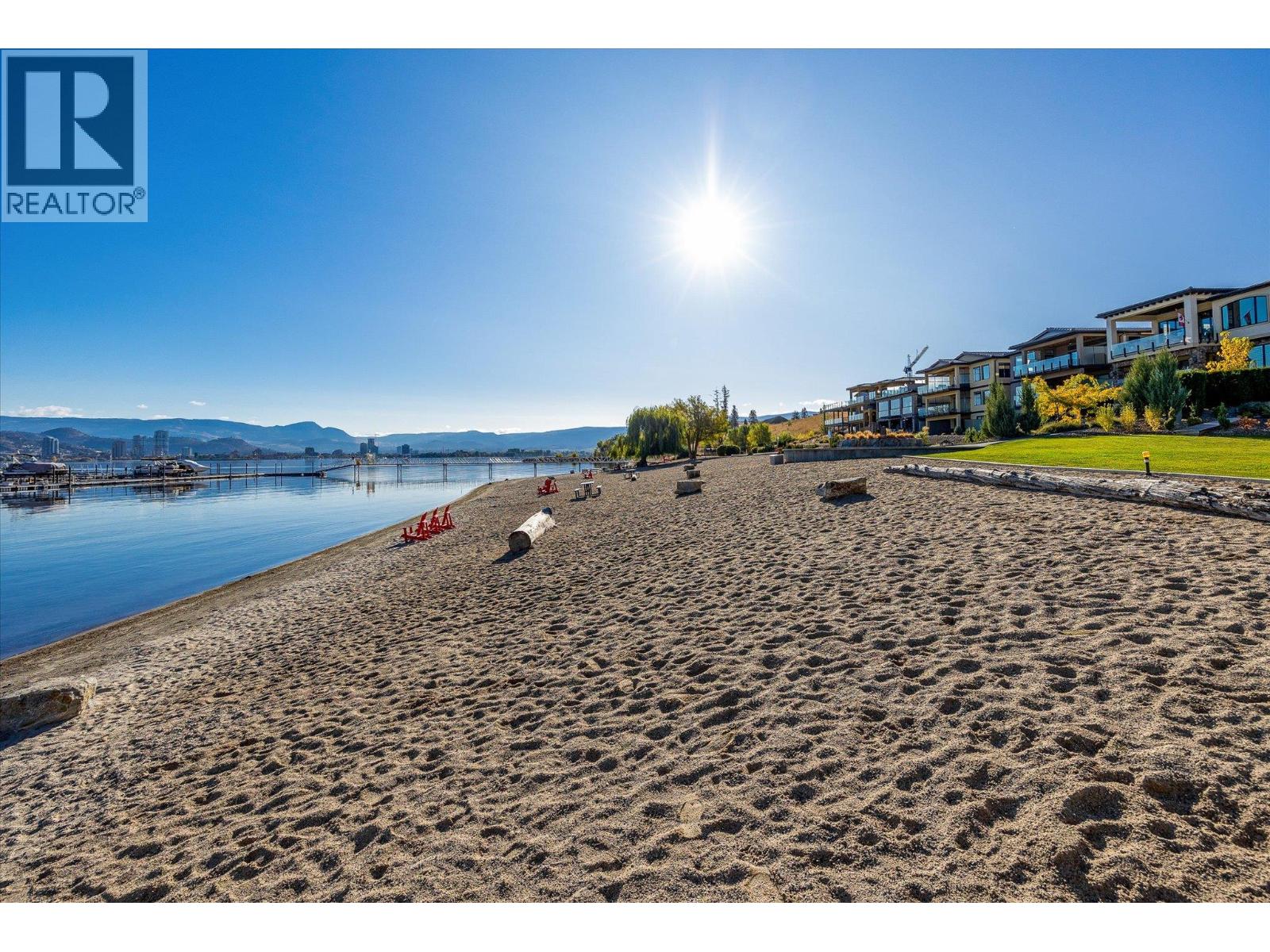 Picture for 1675 HARBOUR VIEW  Crescent https://www.cirrealty.ca/reb/bc/3/10366333_90.jpg