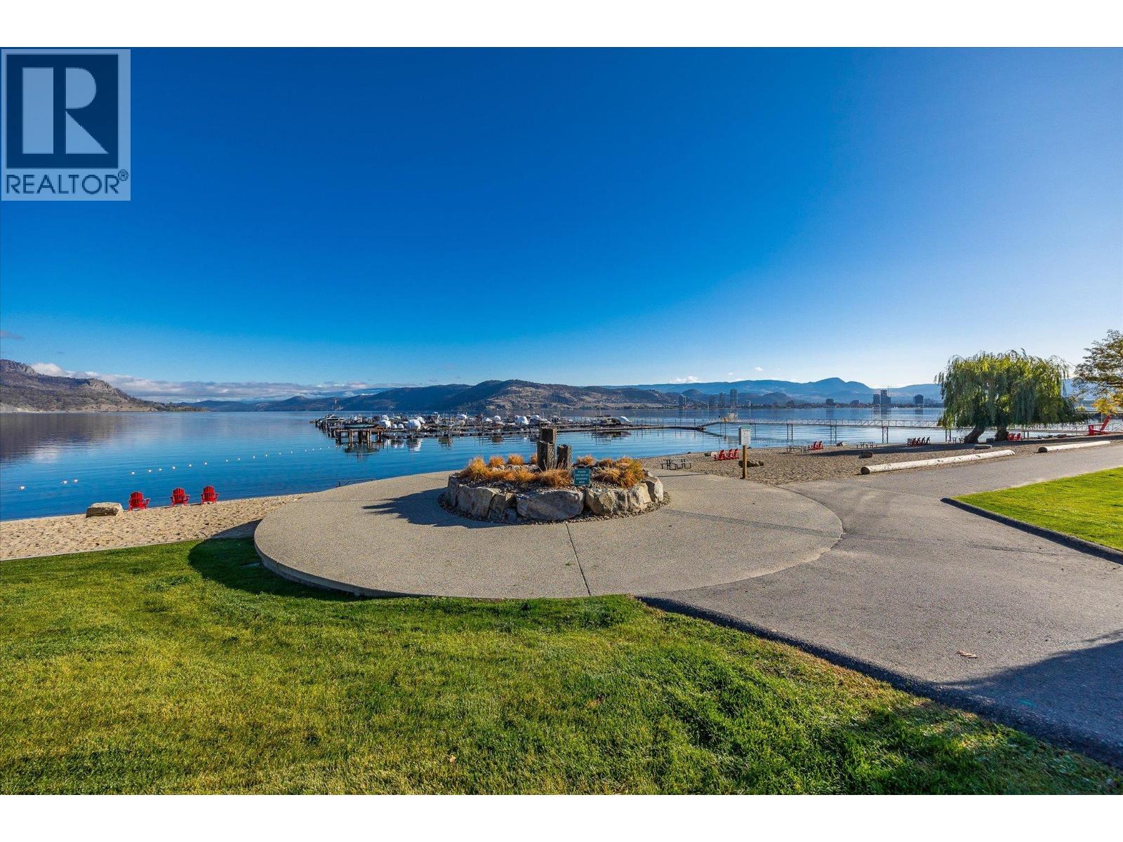 Picture for 1675 HARBOUR VIEW  Crescent https://www.cirrealty.ca/reb/bc/3/10366333_91.jpg