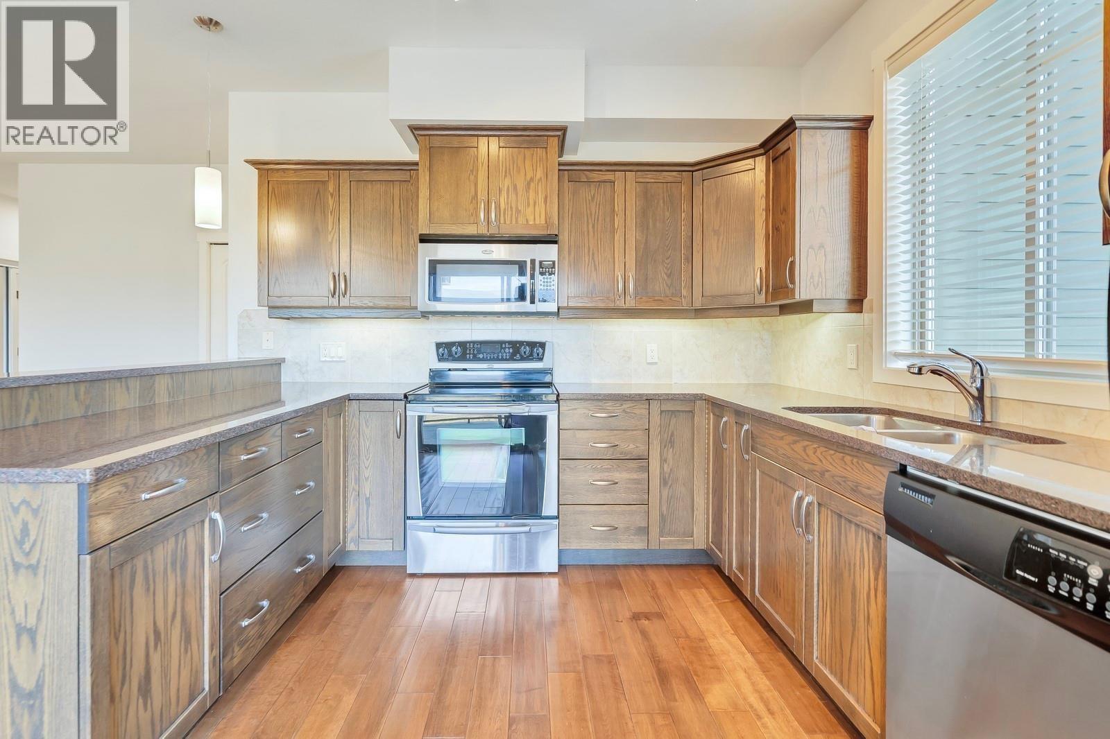 Picture for Unit #313, 3739 Casorso  Road