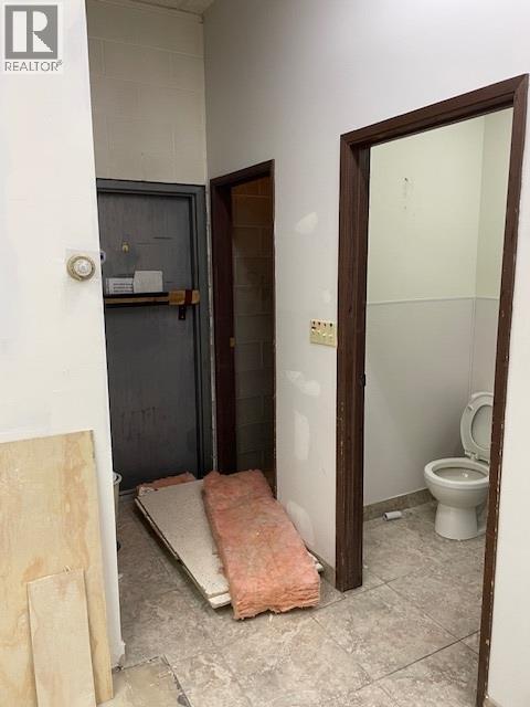 Picture for 3054 Skaha Lake  Road https://www.cirrealty.ca/reb/bc/3/10366473_11.jpg