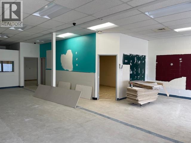 Picture for 3054 Skaha Lake  Road https://www.cirrealty.ca/reb/bc/3/10366473_13.jpg