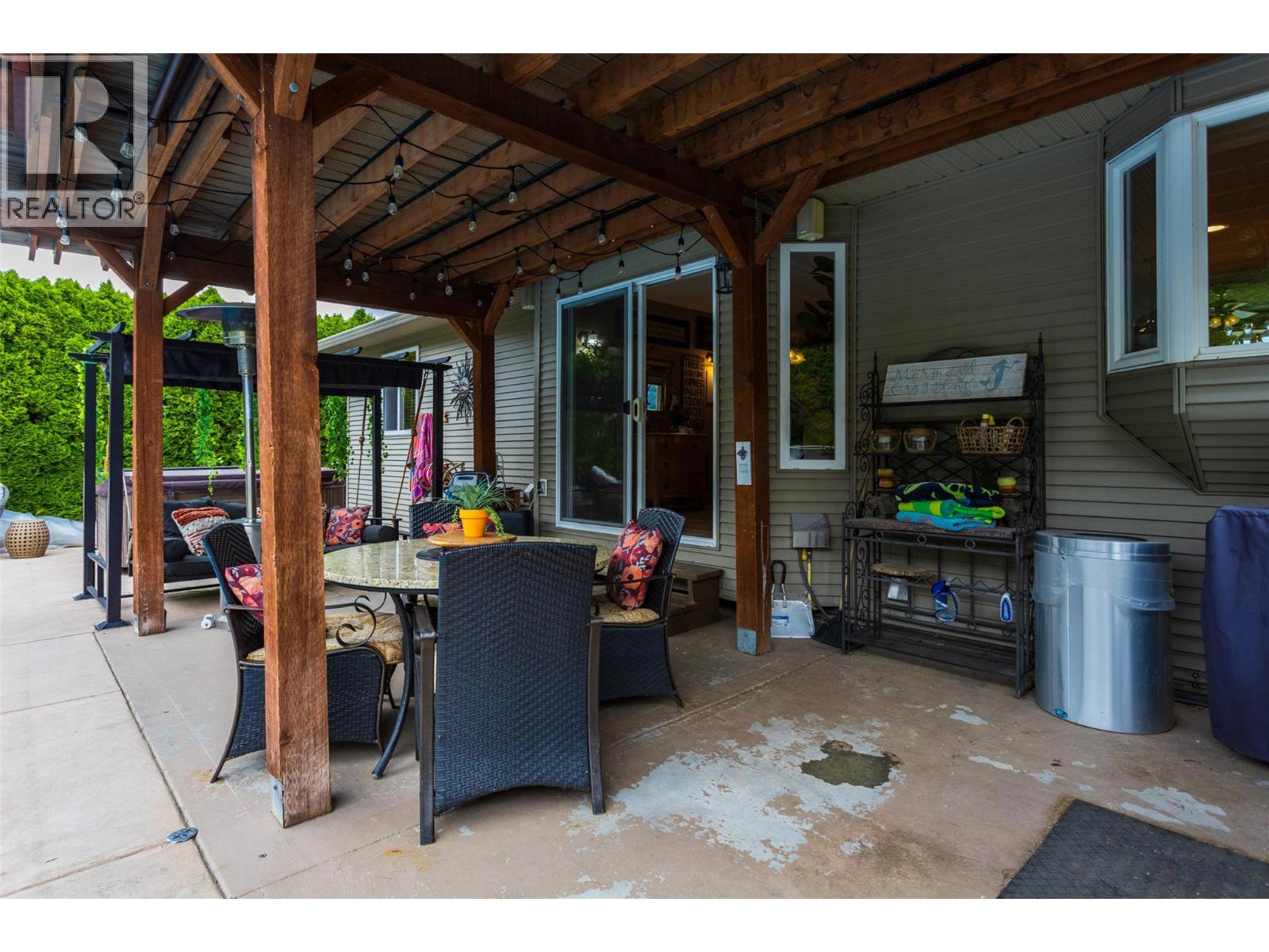 Picture for 2838 Salish  Road https://www.cirrealty.ca/reb/bc/3/10366503_18.jpg