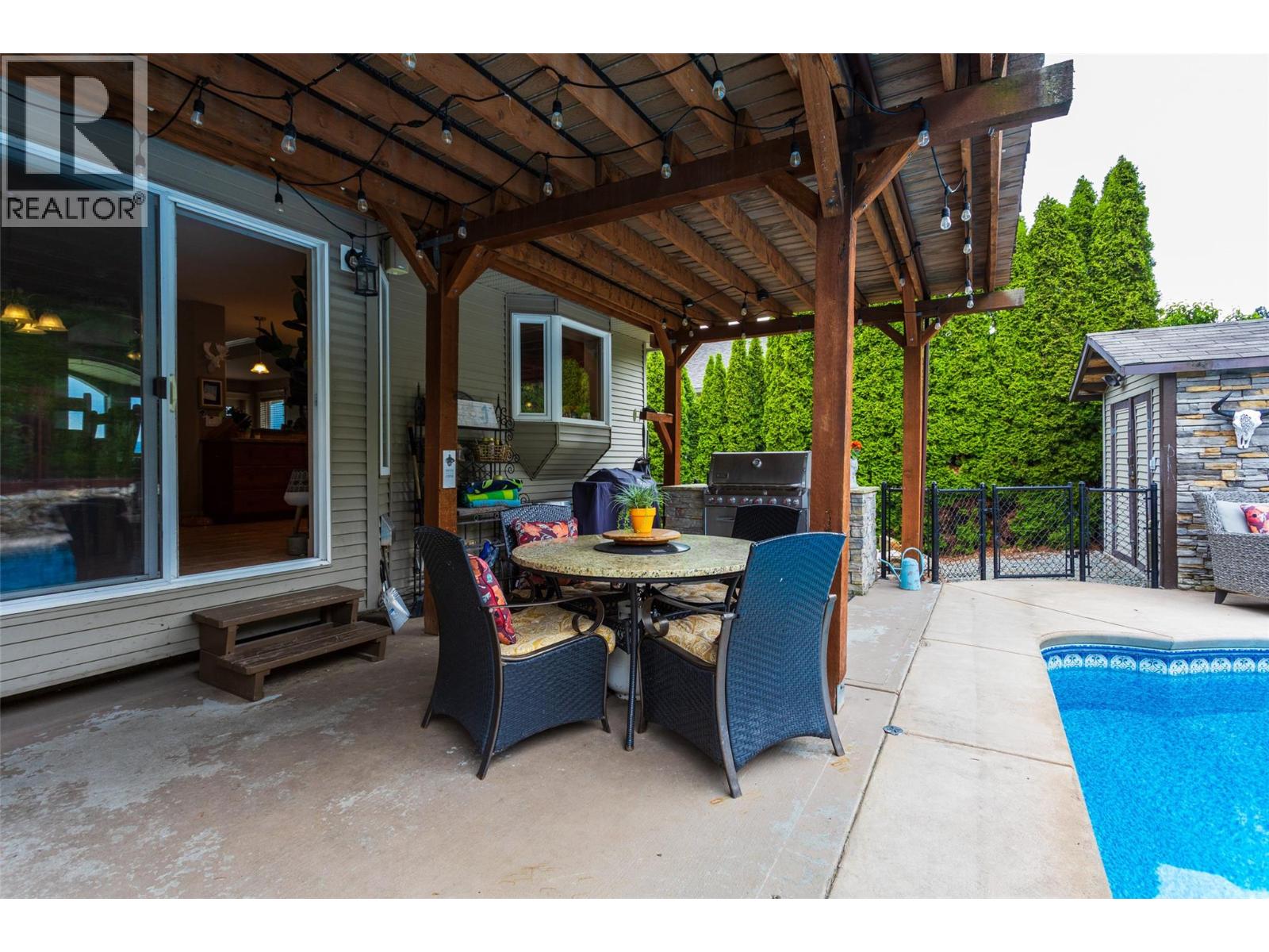 Picture for 2838 Salish  Road https://www.cirrealty.ca/reb/bc/3/10366503_19.jpg