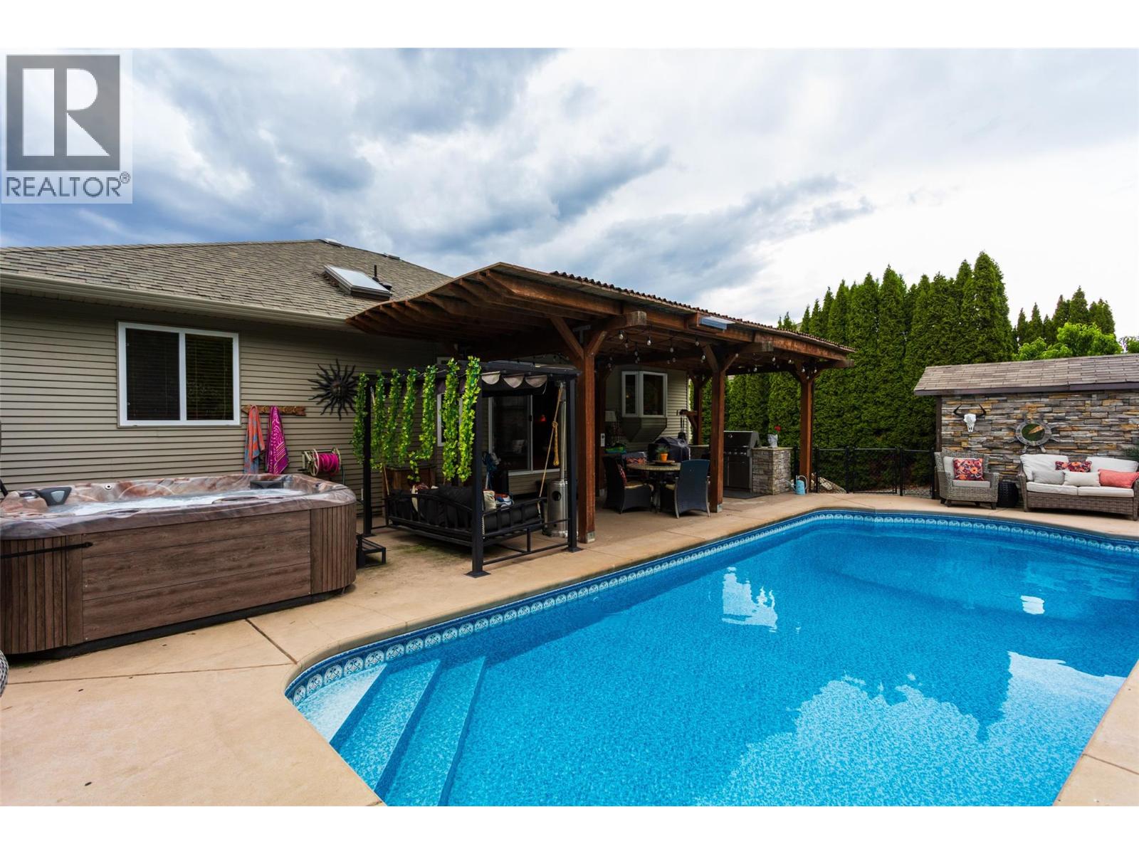 Picture for 2838 Salish  Road https://www.cirrealty.ca/reb/bc/3/10366503_25.jpg