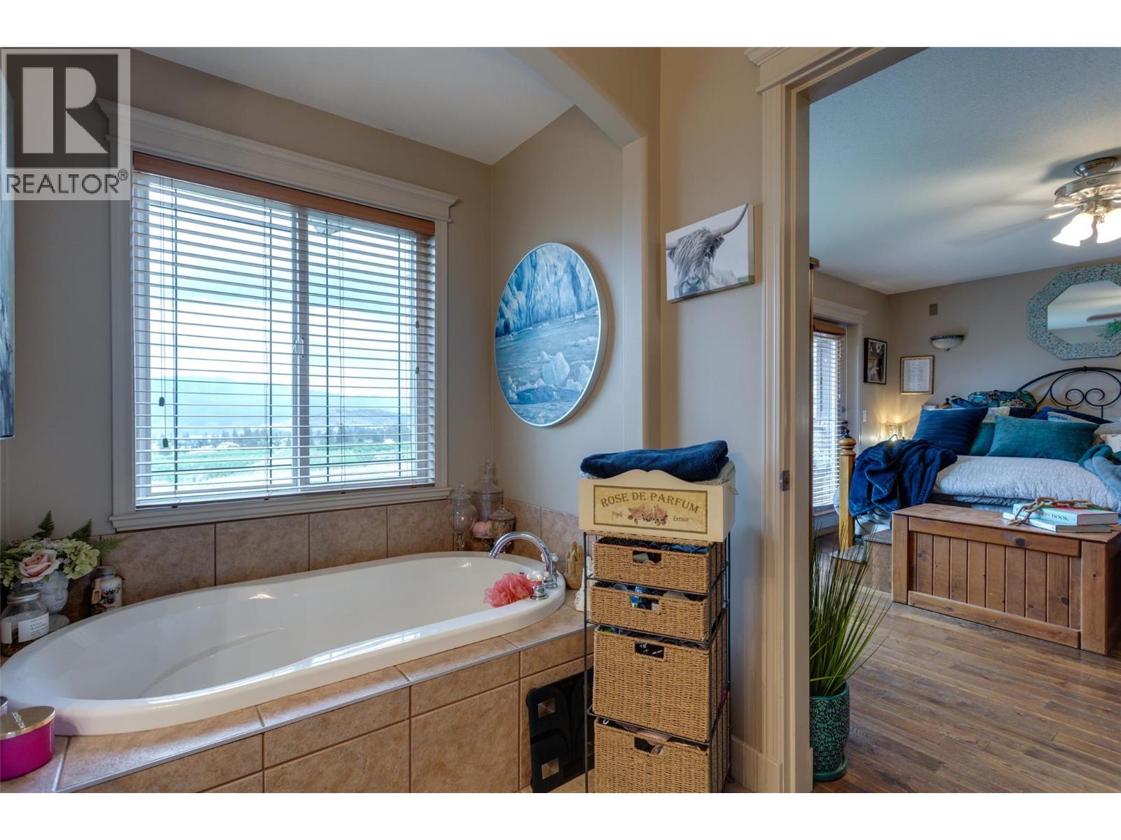 Picture for 2838 Salish  Road https://www.cirrealty.ca/reb/bc/3/10366503_41.jpg