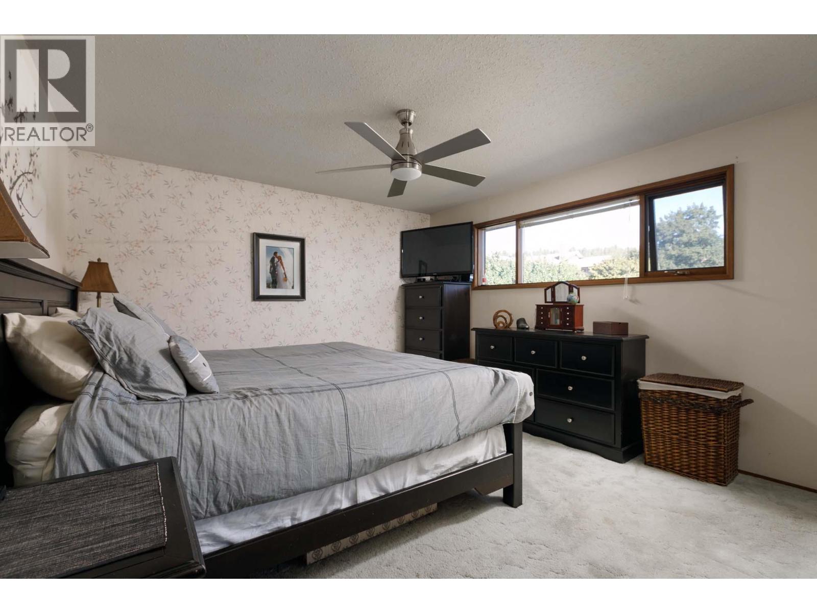 Picture for 3116 Appaloosa  Road https://www.cirrealty.ca/reb/bc/3/10366513_11.jpg