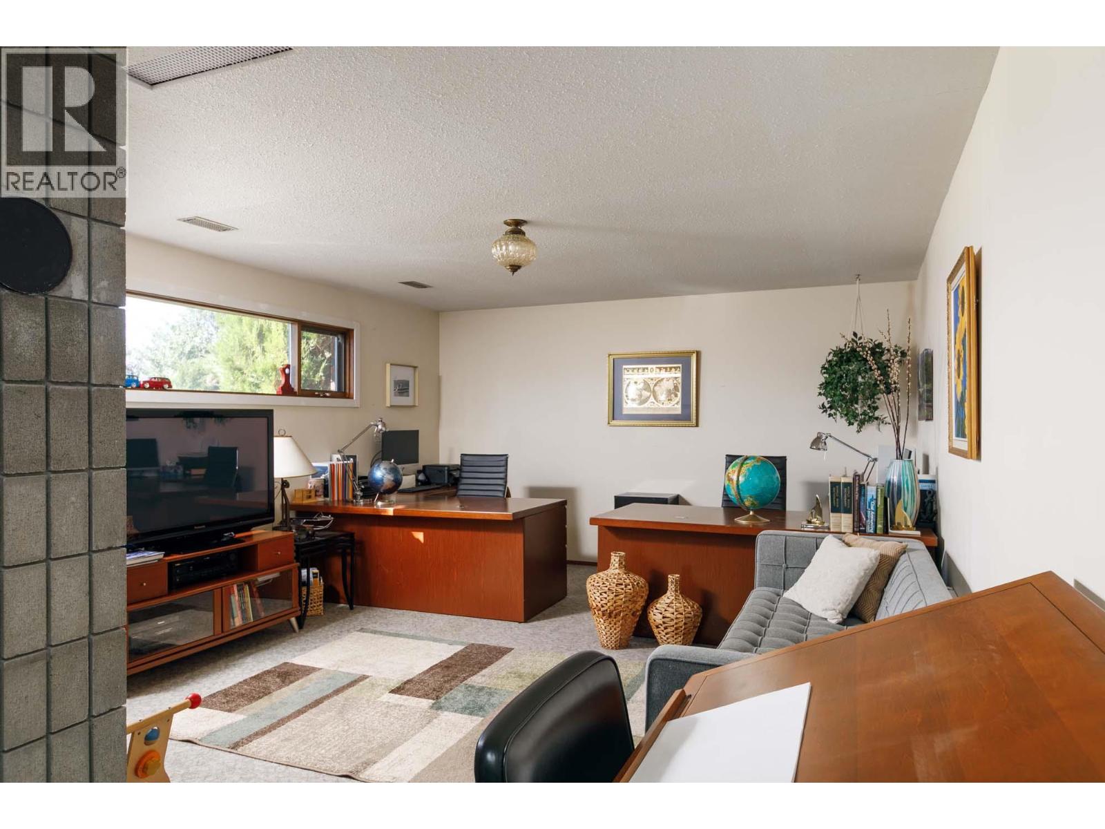 Picture for 3116 Appaloosa  Road https://www.cirrealty.ca/reb/bc/3/10366513_18.jpg