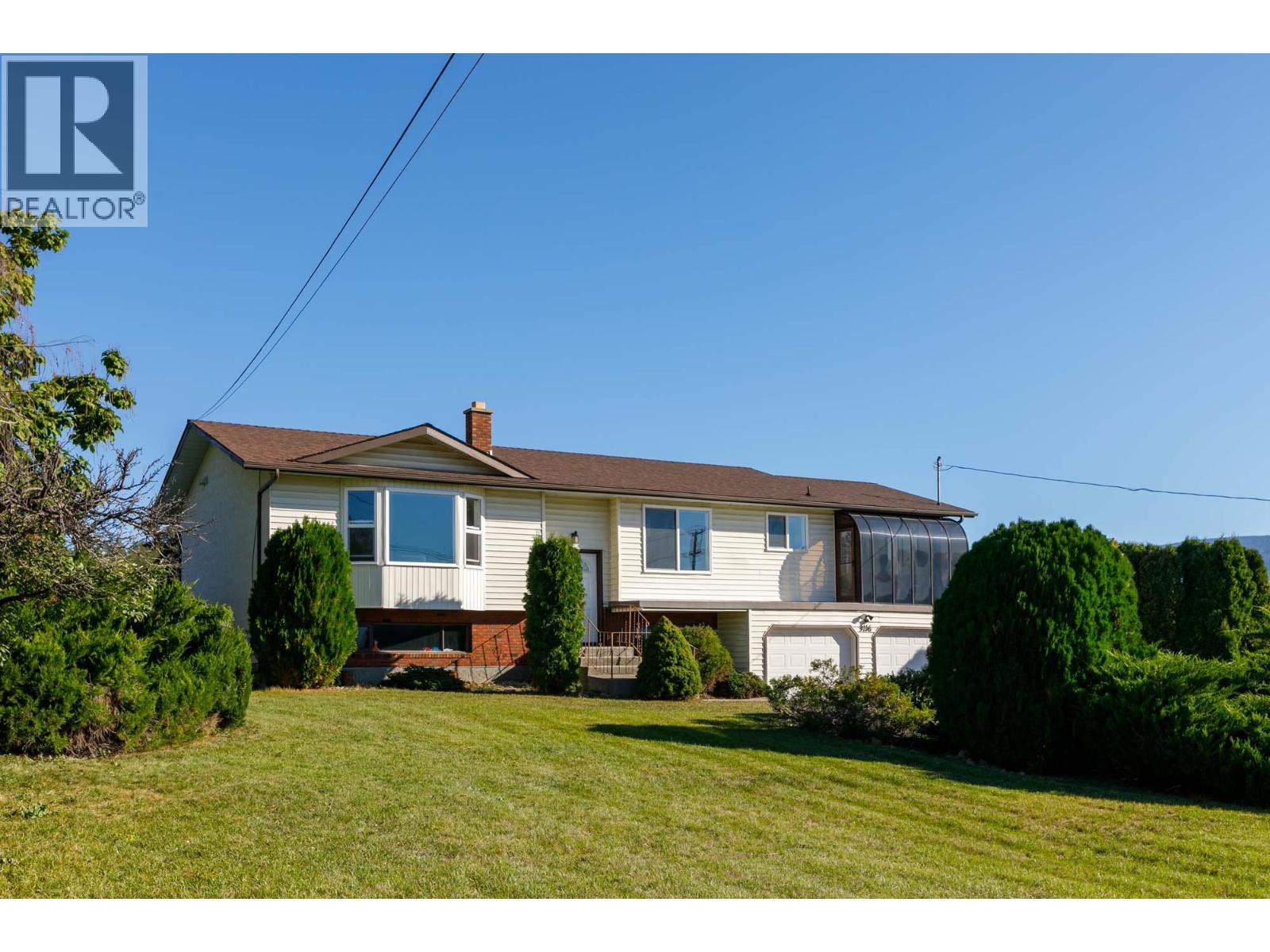 Picture for 3116 Appaloosa  Road https://www.cirrealty.ca/reb/bc/3/10366513_2.jpg