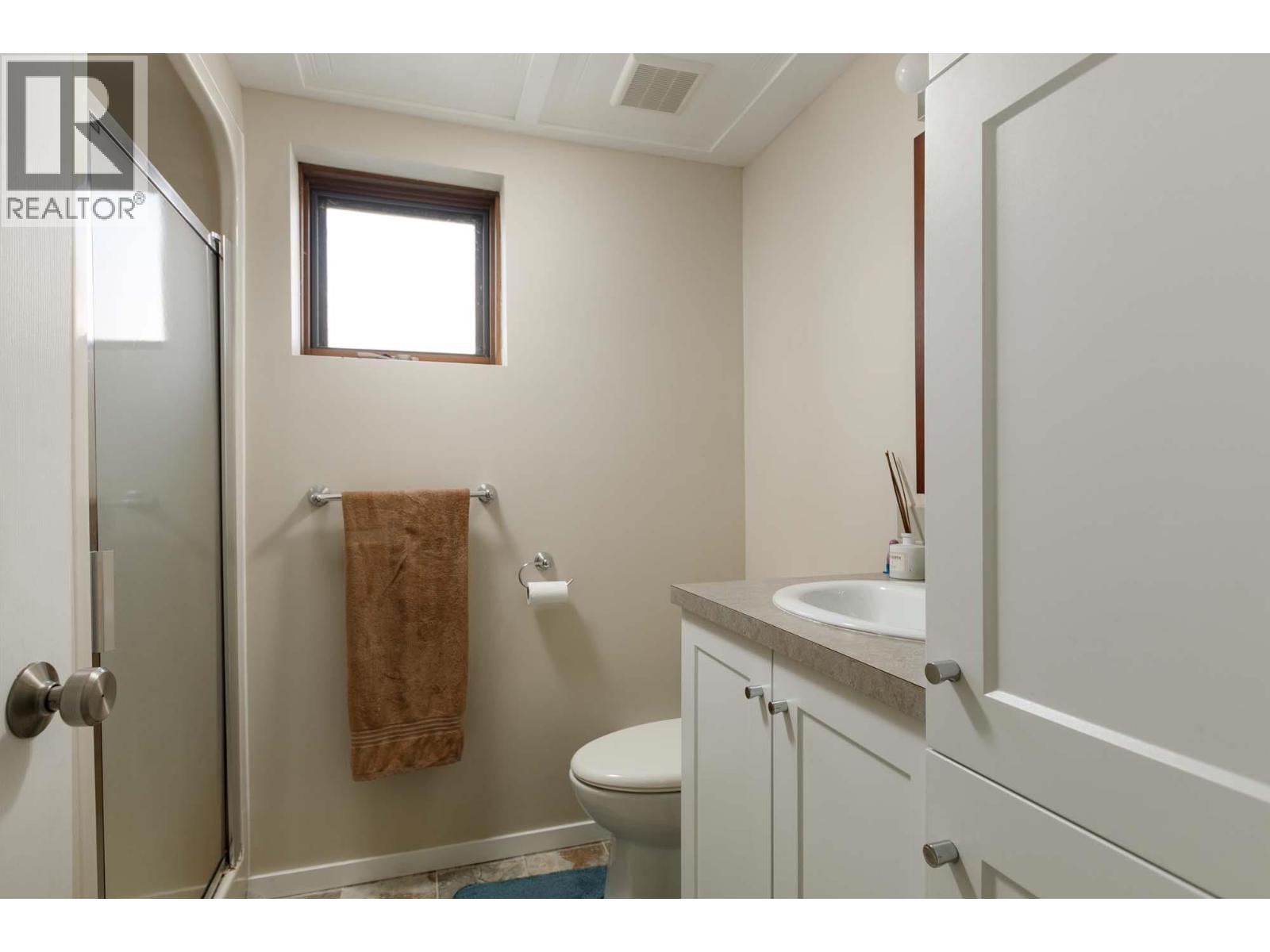 Picture for 3116 Appaloosa  Road https://www.cirrealty.ca/reb/bc/3/10366513_21.jpg