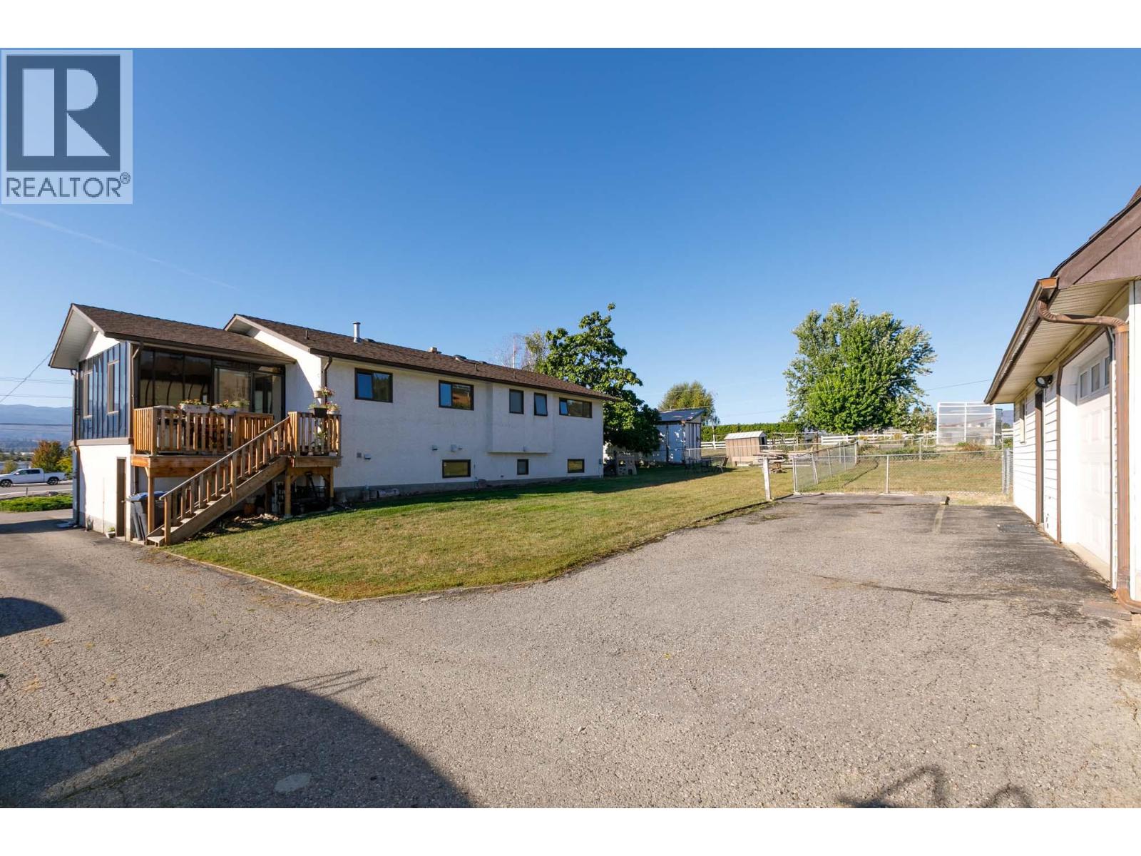 Picture for 3116 Appaloosa  Road https://www.cirrealty.ca/reb/bc/3/10366513_26.jpg