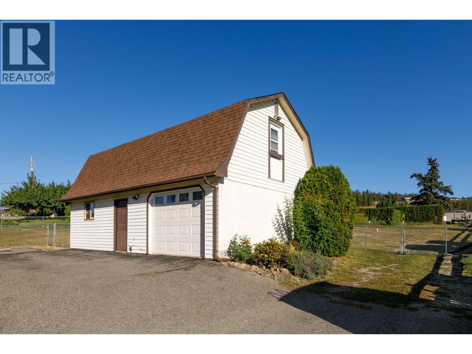 Picture for 3116 Appaloosa  Road https://www.cirrealty.ca/reb/bc/3/10366513_29.jpg