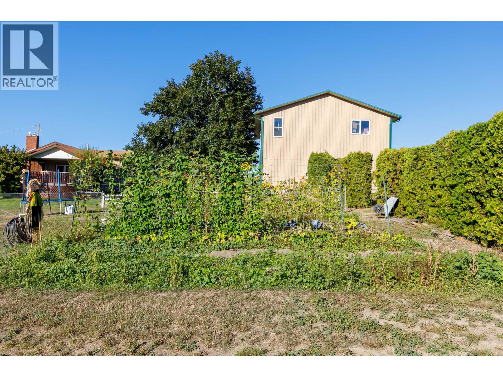 Picture for 3116 Appaloosa  Road https://www.cirrealty.ca/reb/bc/3/10366513_32.jpg