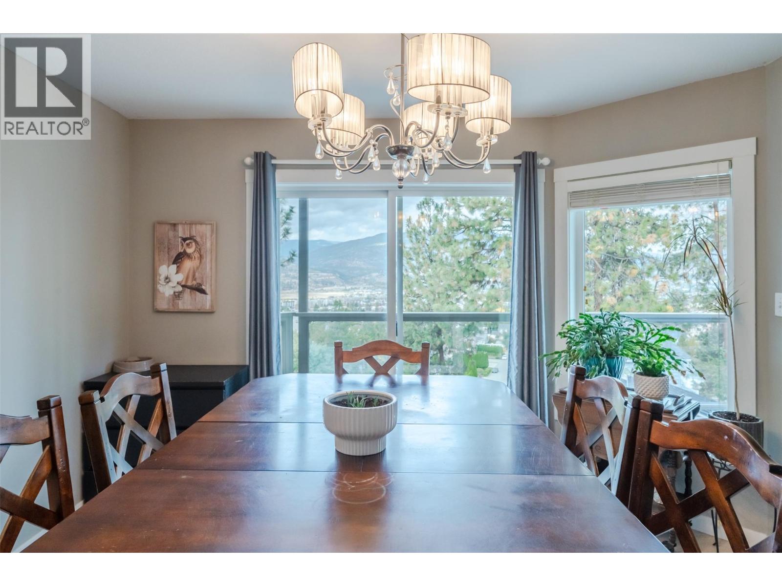 Picture for 138 EVERGREEN  Crescent https://www.cirrealty.ca/reb/bc/3/10366533_28.jpg