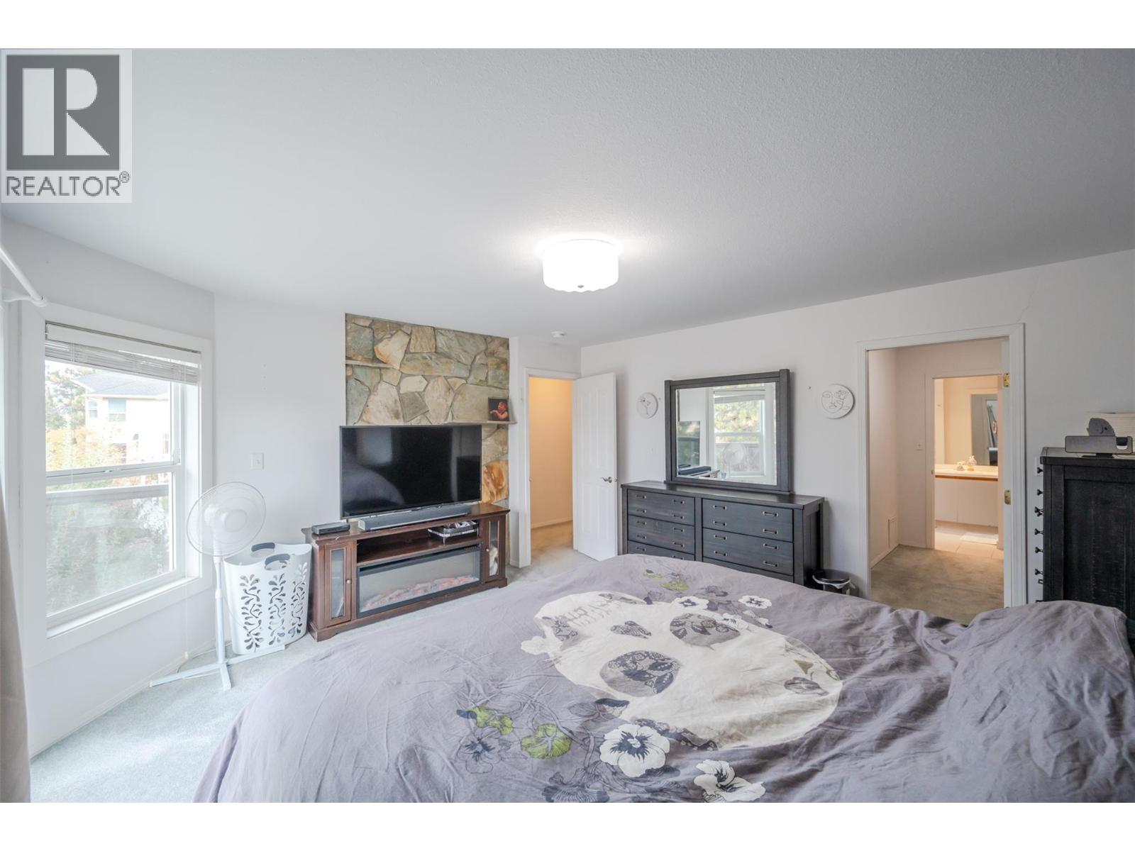 Picture for 138 EVERGREEN  Crescent https://www.cirrealty.ca/reb/bc/3/10366533_55.jpg