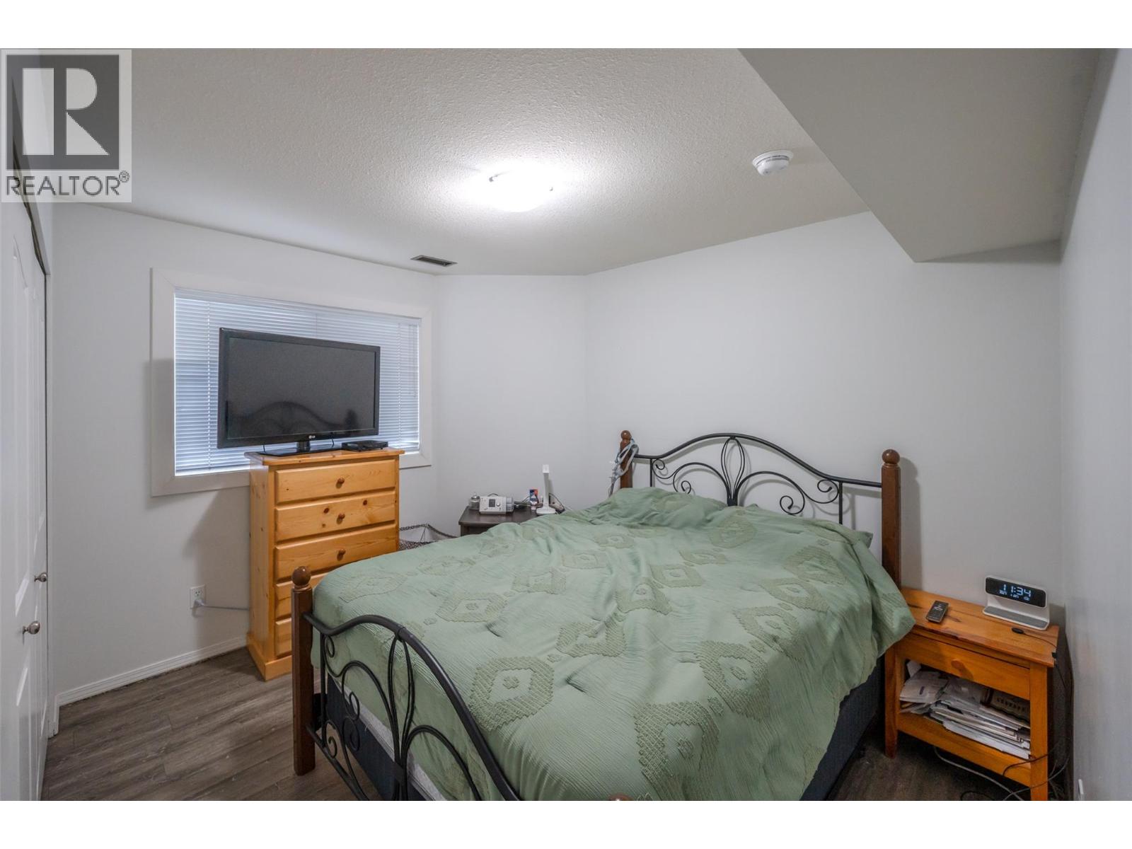 Picture for 138 EVERGREEN  Crescent https://www.cirrealty.ca/reb/bc/3/10366533_72.jpg