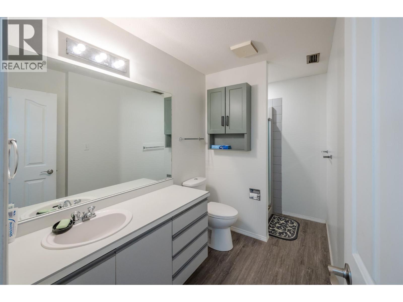 Picture for 138 EVERGREEN  Crescent https://www.cirrealty.ca/reb/bc/3/10366533_76.jpg