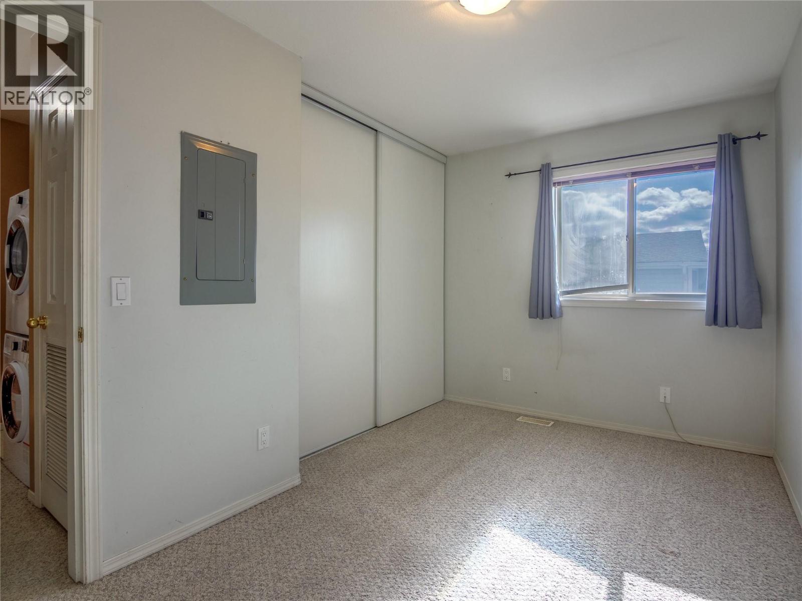 Picture for Unit #4, 670 McCurdy  Road https://www.cirrealty.ca/reb/bc/3/10366603_10.jpg