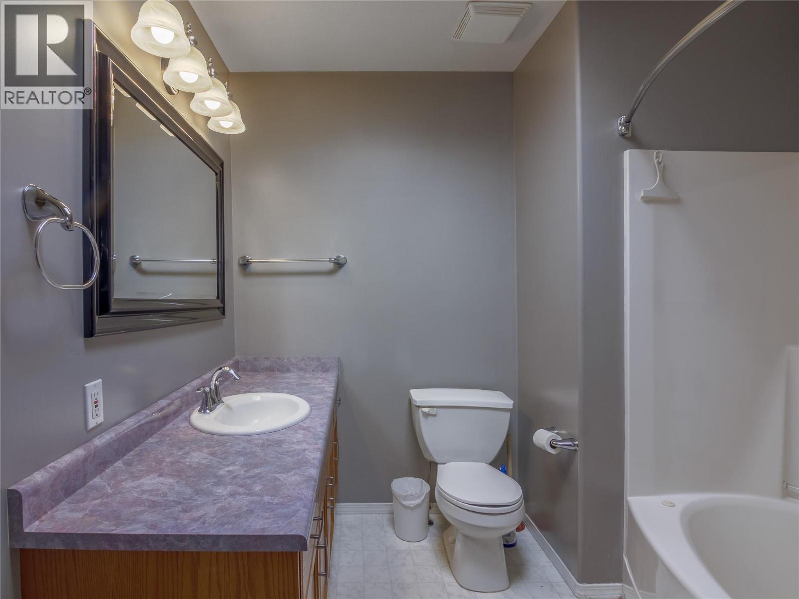 Picture for Unit #4, 670 McCurdy  Road https://www.cirrealty.ca/reb/bc/3/10366603_13.jpg