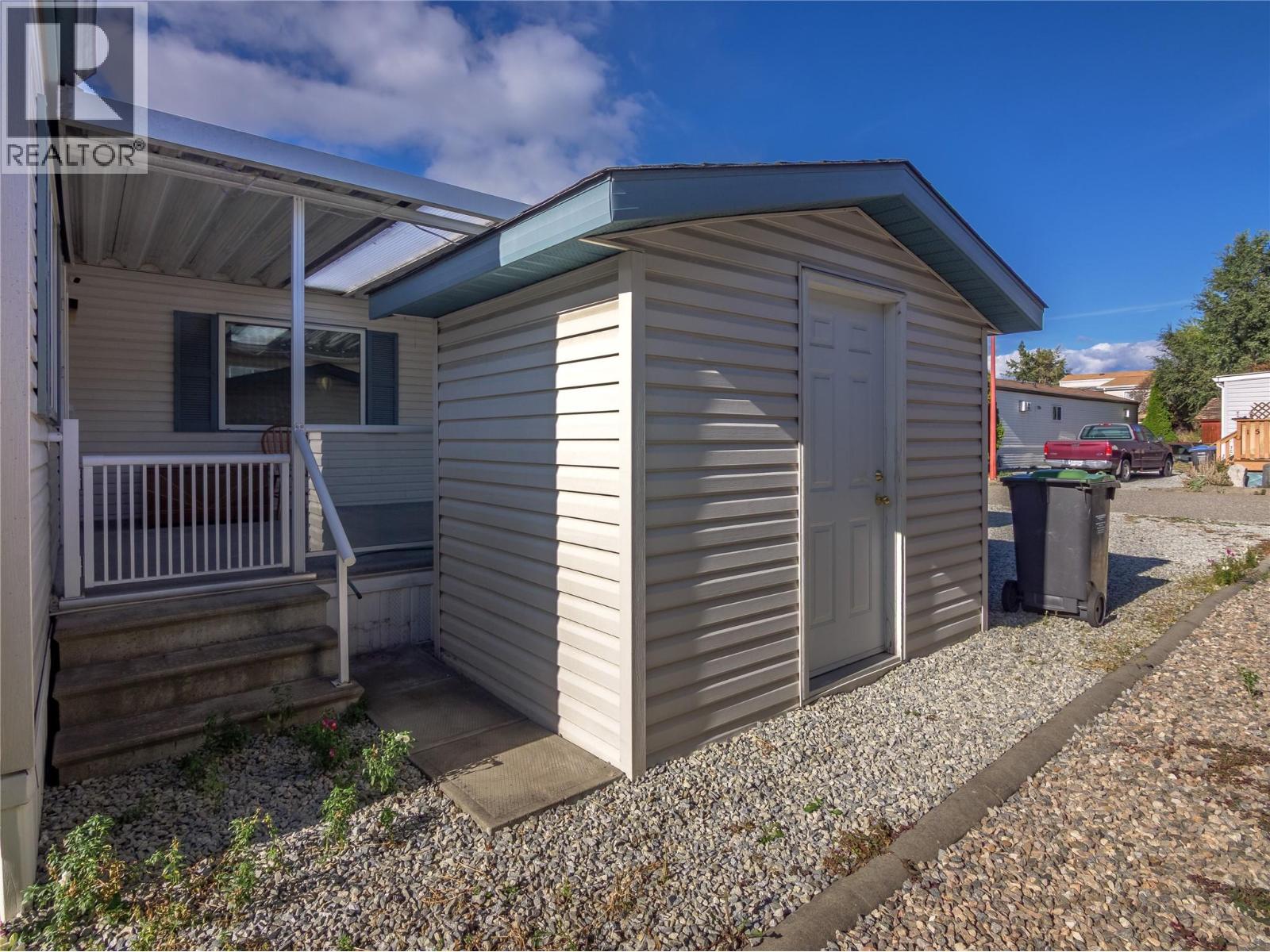 Picture for Unit #4, 670 McCurdy  Road https://www.cirrealty.ca/reb/bc/3/10366603_25.jpg