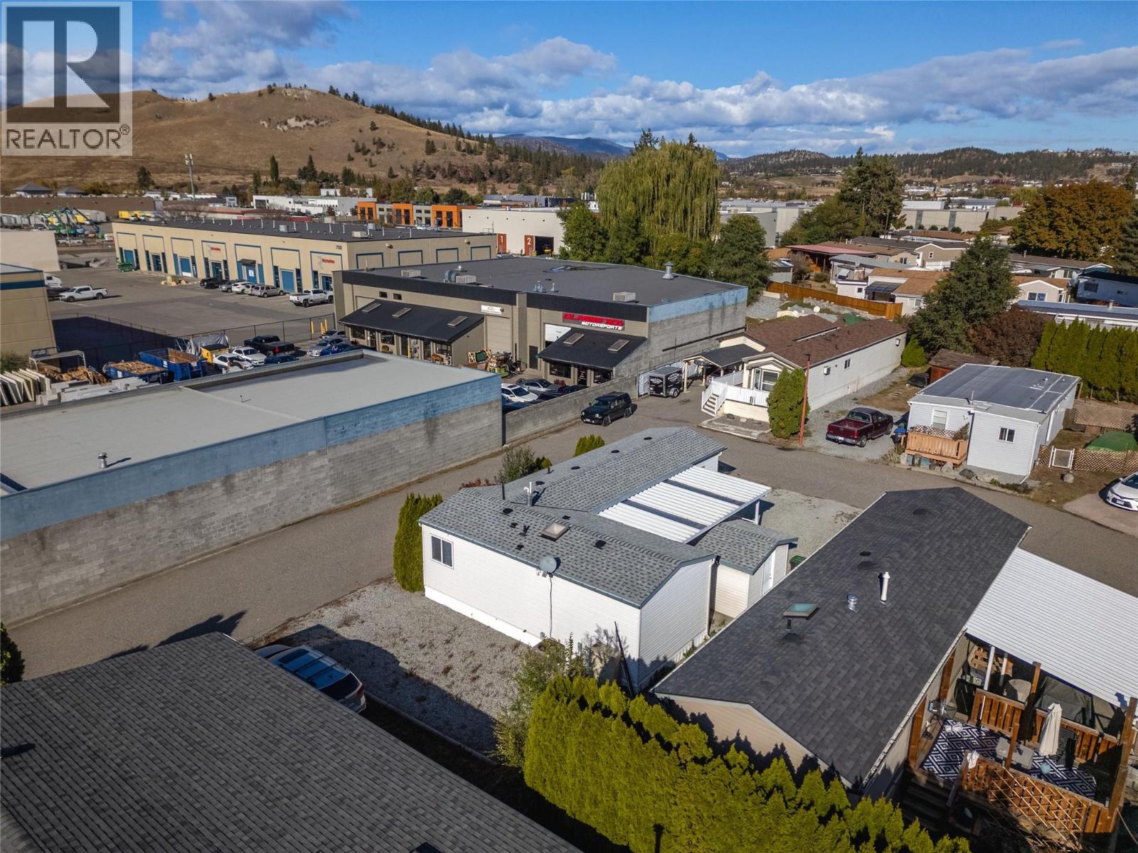 Picture for Unit #4, 670 McCurdy  Road https://www.cirrealty.ca/reb/bc/3/10366603_30.jpg