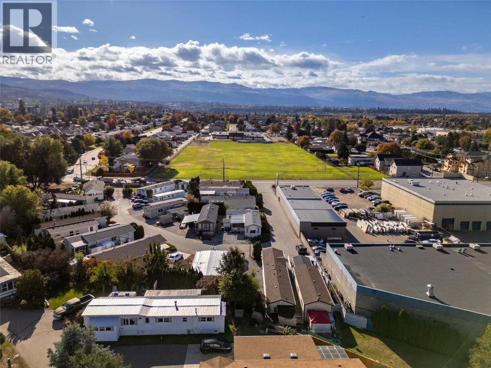 Picture for Unit #4, 670 McCurdy  Road https://www.cirrealty.ca/reb/bc/3/10366603_32.jpg