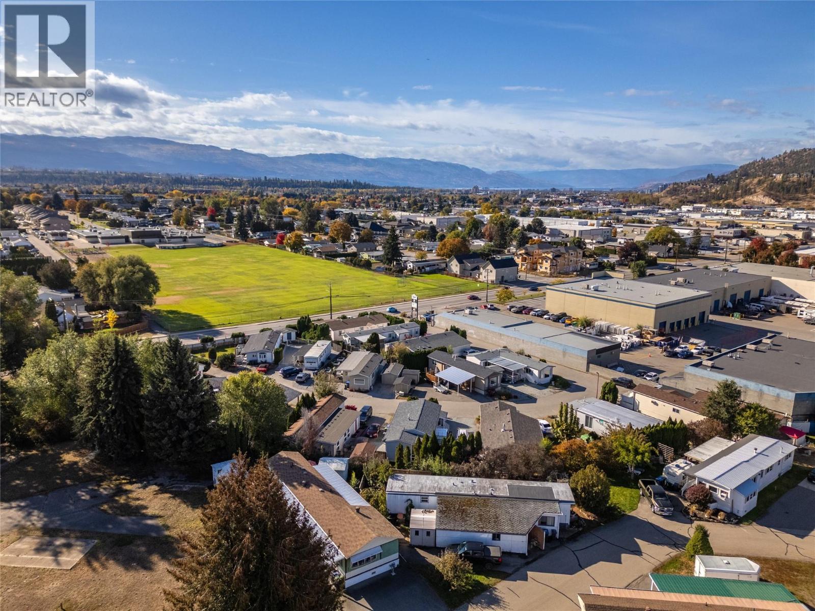 Picture for Unit #4, 670 McCurdy  Road https://www.cirrealty.ca/reb/bc/3/10366603_33.jpg