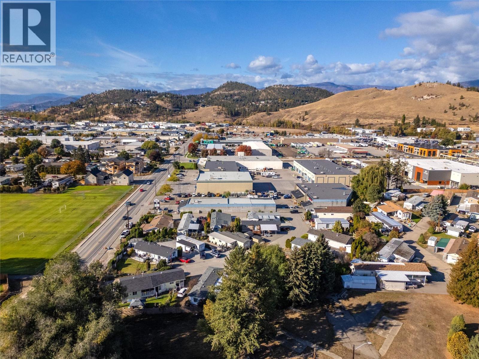 Picture for Unit #4, 670 McCurdy  Road https://www.cirrealty.ca/reb/bc/3/10366603_34.jpg