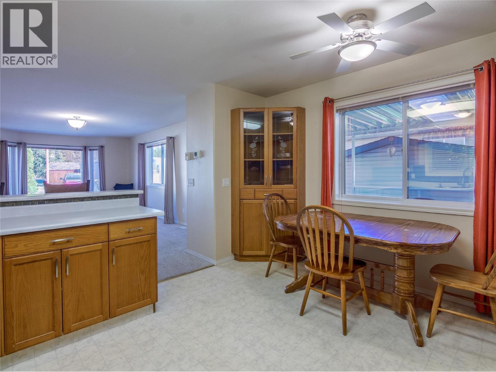 Picture for Unit #4, 670 McCurdy  Road https://www.cirrealty.ca/reb/bc/3/10366603_8.jpg