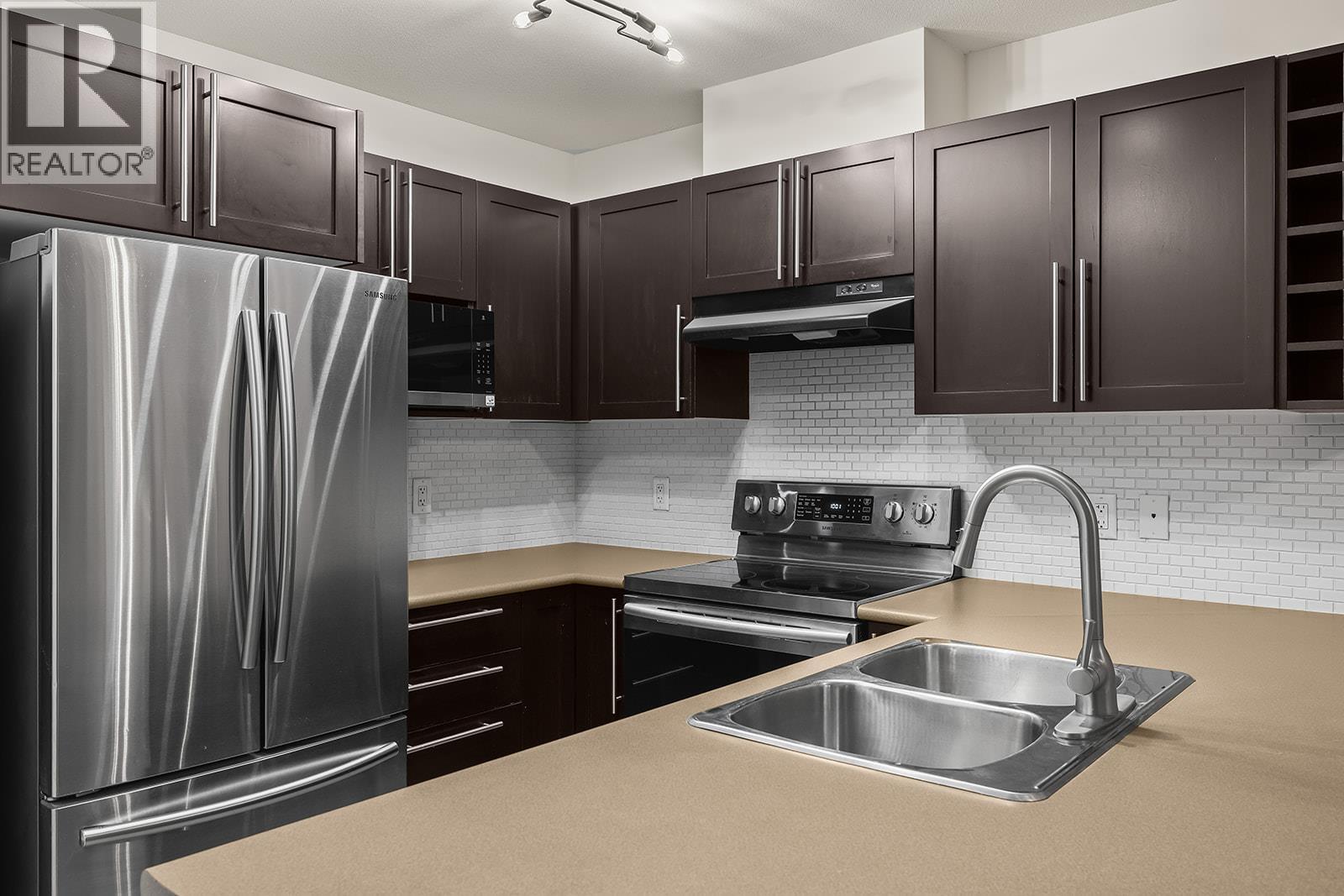 Picture for Unit #431, 1099 Sunset  Drive https://www.cirrealty.ca/reb/bc/3/10366613_10.jpg