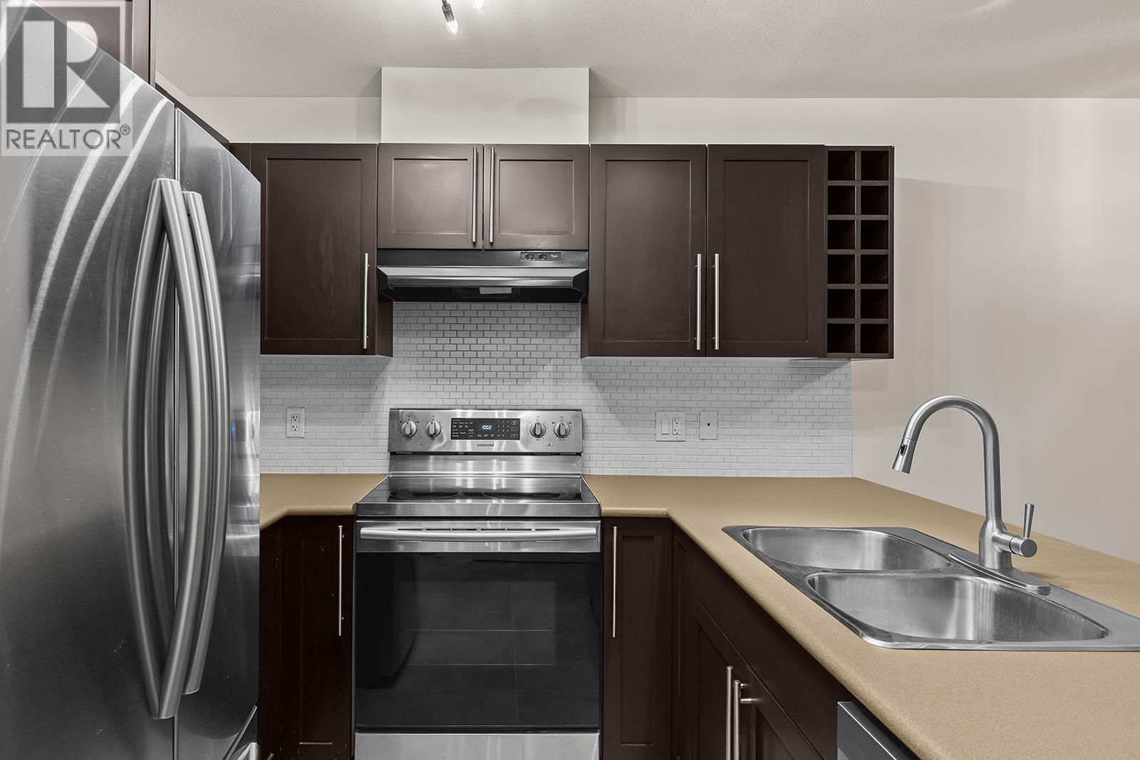 Picture for Unit #431, 1099 Sunset  Drive https://www.cirrealty.ca/reb/bc/3/10366613_11.jpg