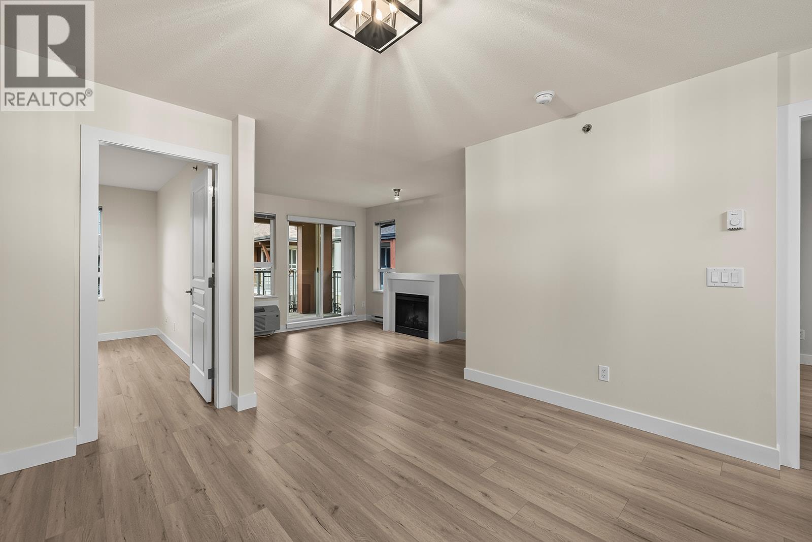 Picture for Unit #431, 1099 Sunset  Drive https://www.cirrealty.ca/reb/bc/3/10366613_14.jpg