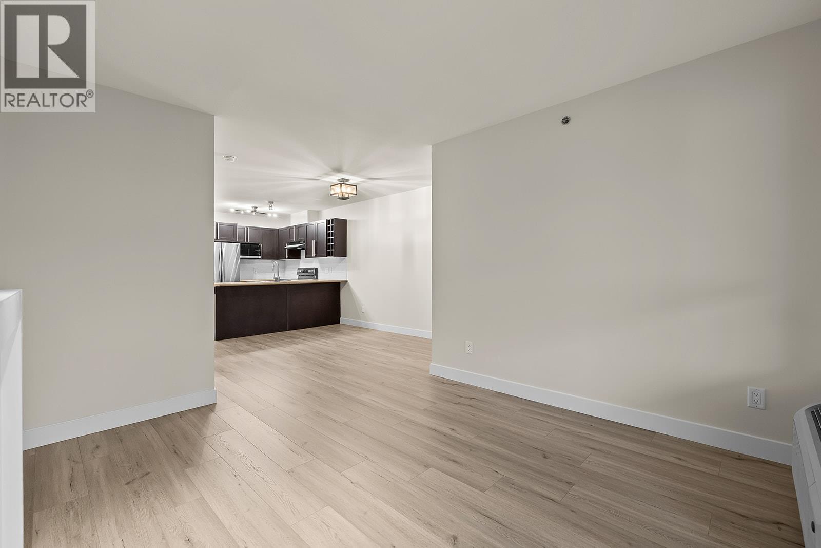 Picture for Unit #431, 1099 Sunset  Drive https://www.cirrealty.ca/reb/bc/3/10366613_17.jpg
